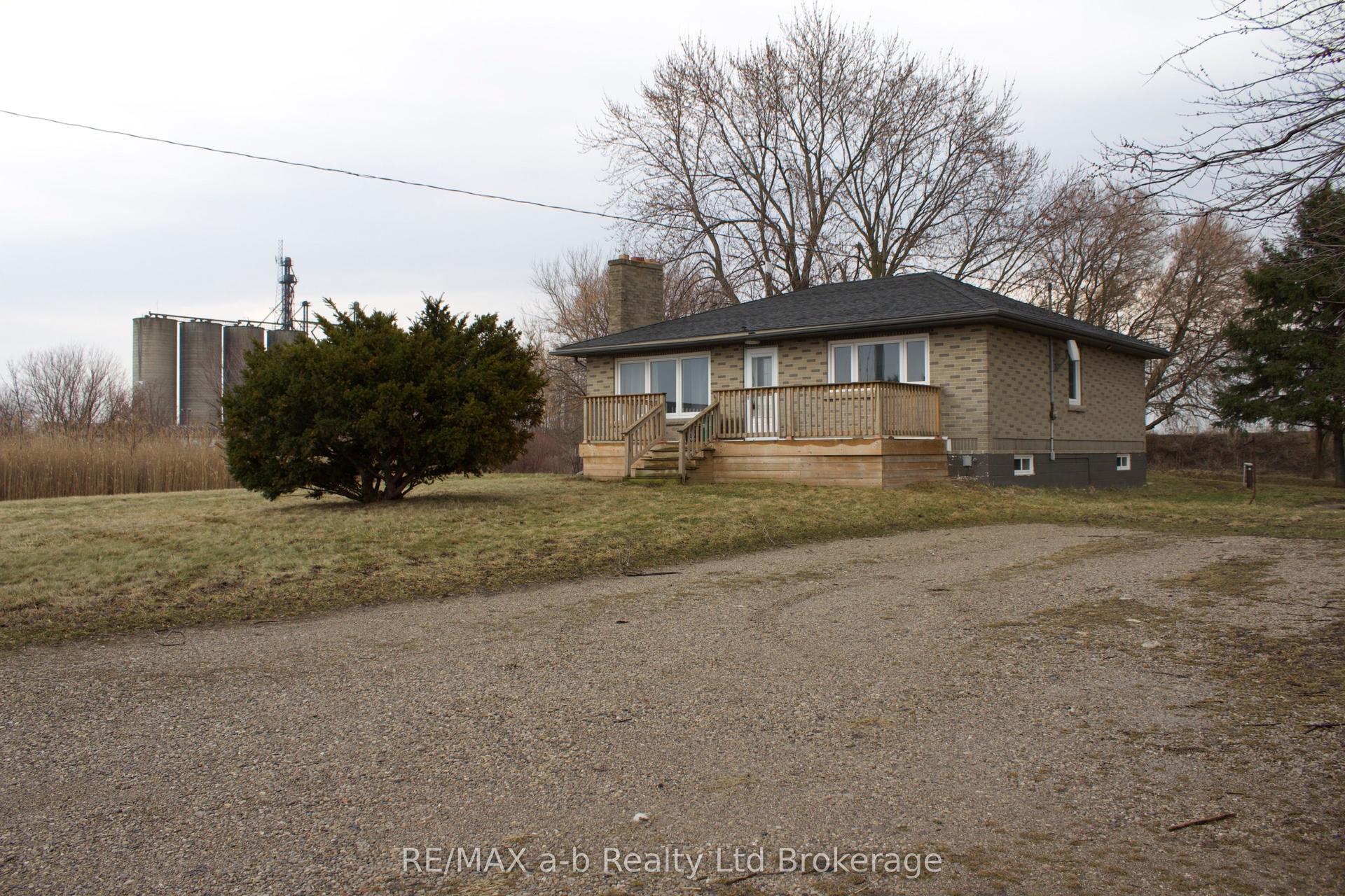 685538 Oxford 2 Highway — photo 1