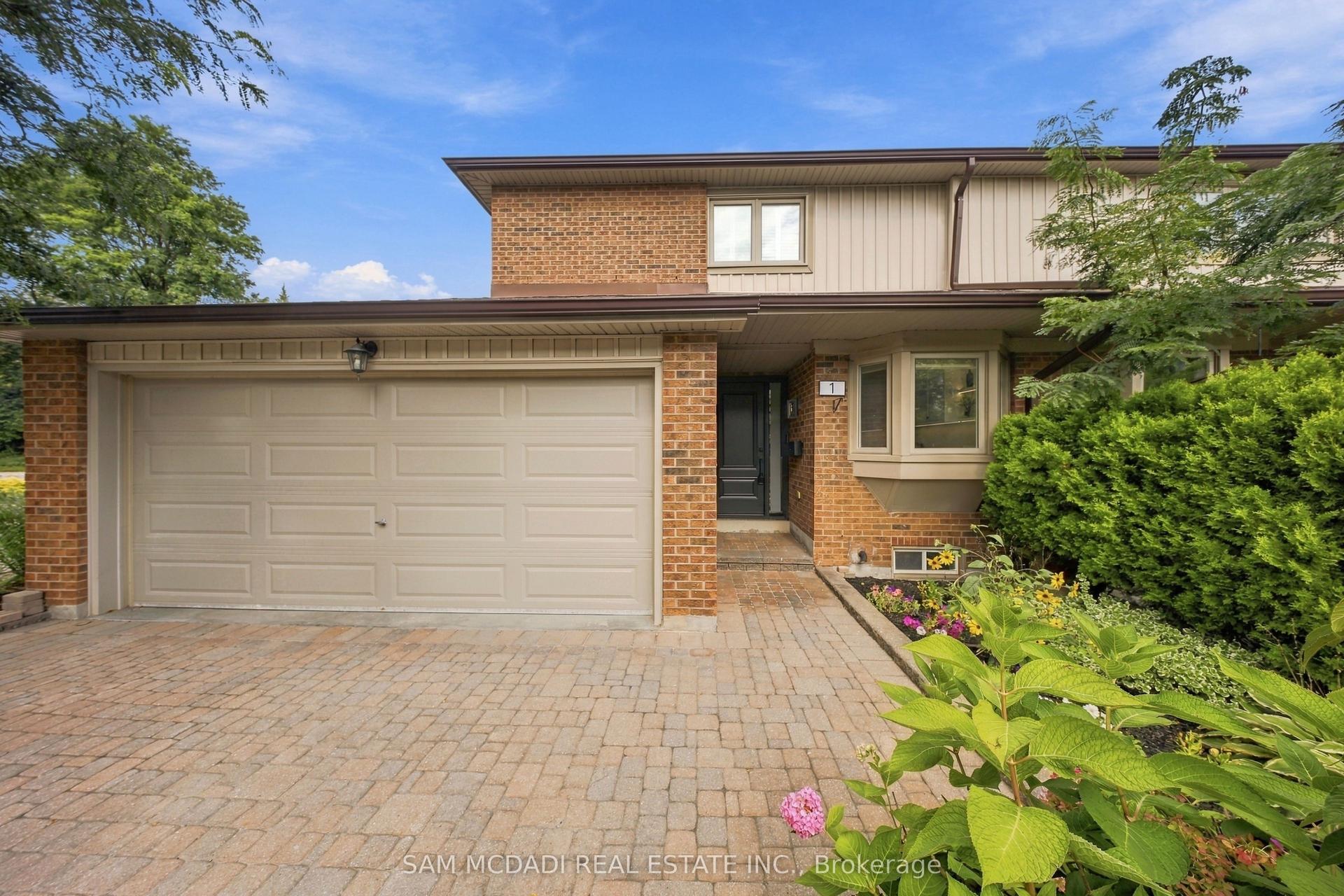 1160 Walden Circle 1 #1, Mississauga — Condo Town for sale, photo 1