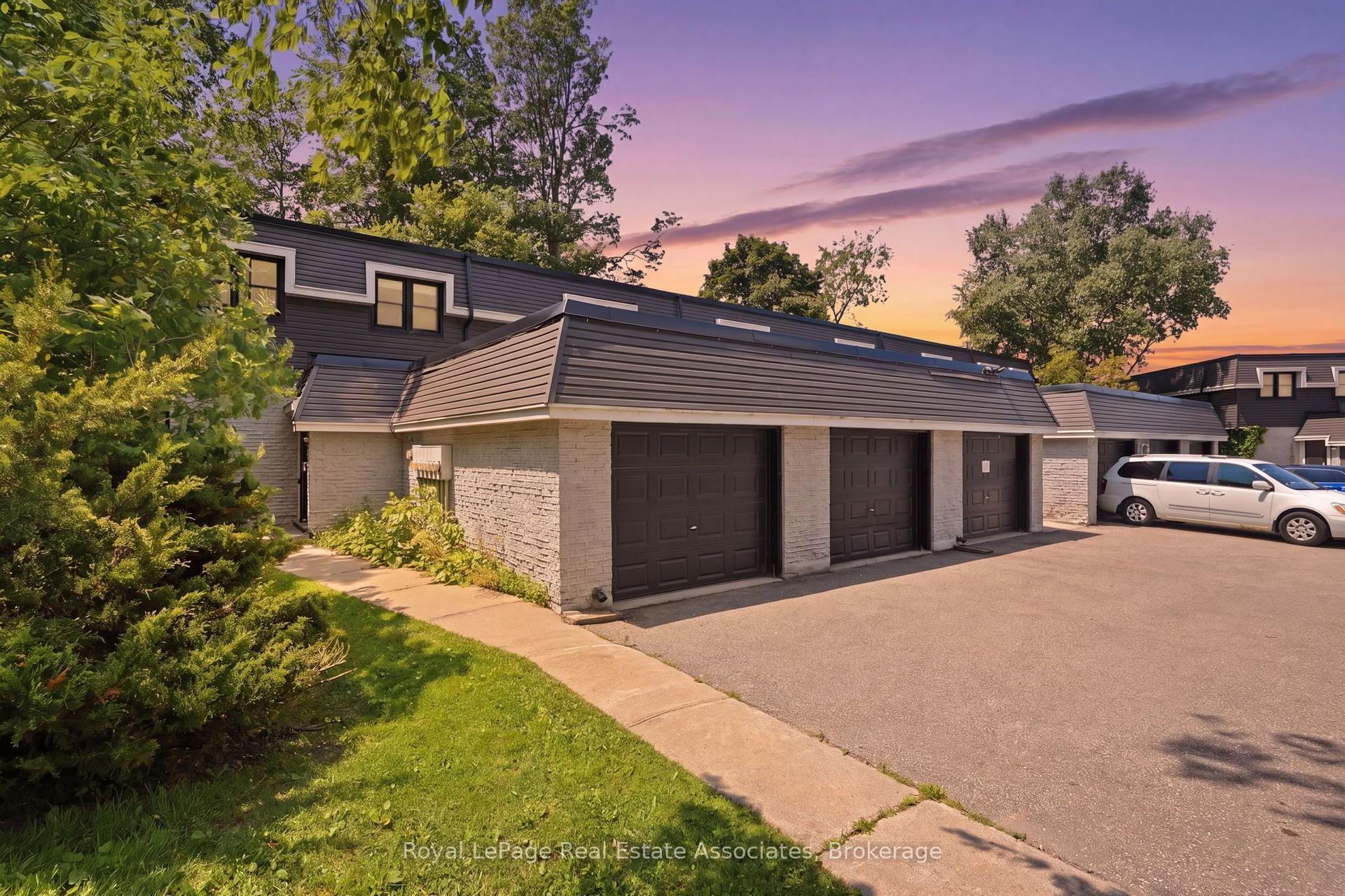 509 Quiet Place 1 #1, Waterloo — Condo Town for lease, photo 1