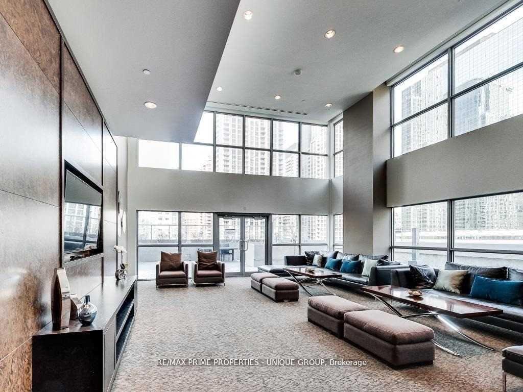 386 Yonge Street 1707 #1707, Toronto — Condo for lease, photo 1