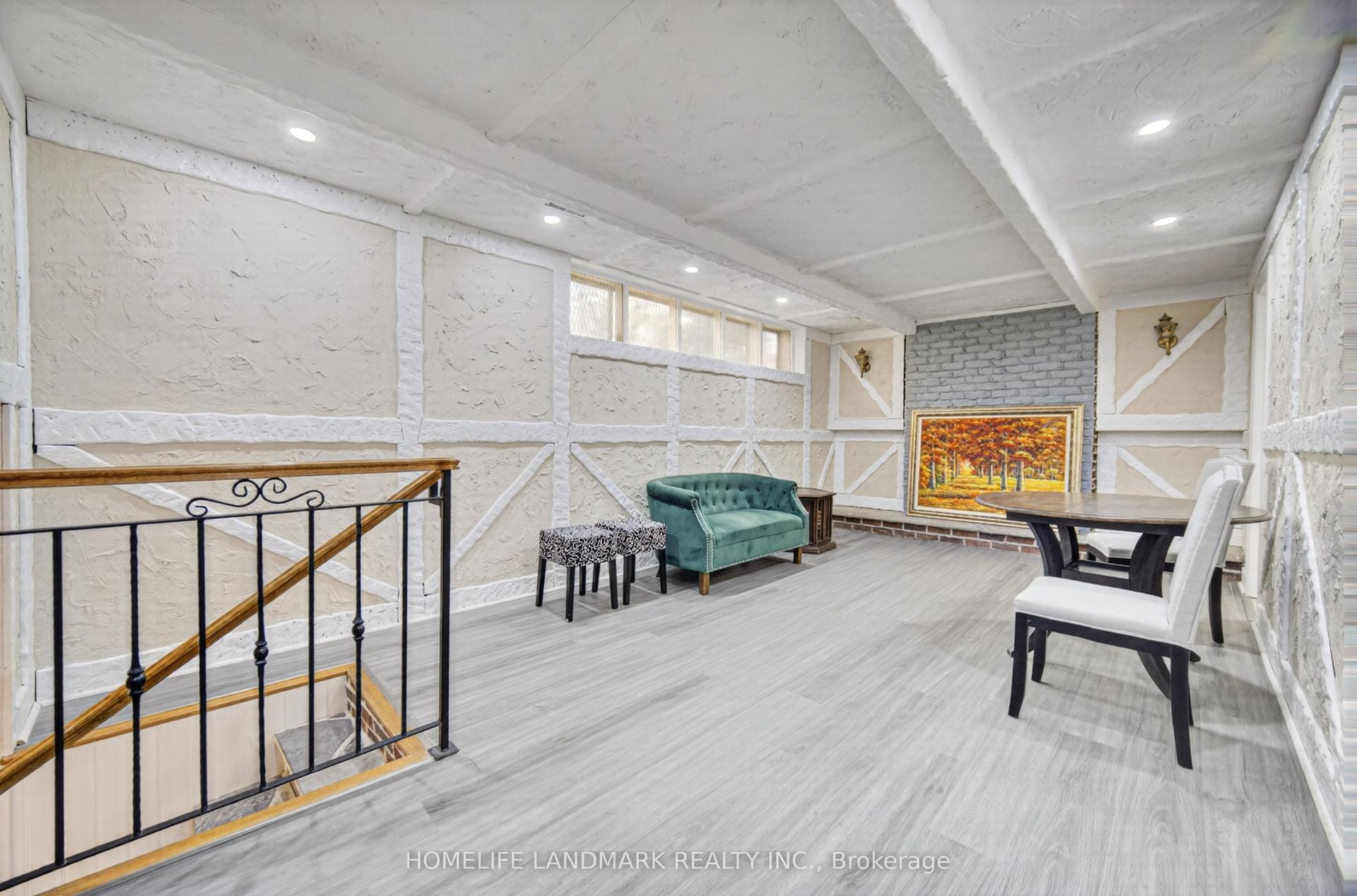 6 Willowgate Drive — photo 1