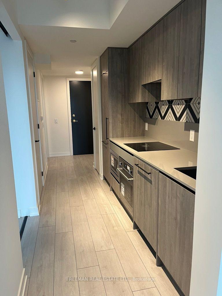 5 Lakeview Avenue 406 #406 — photo 1