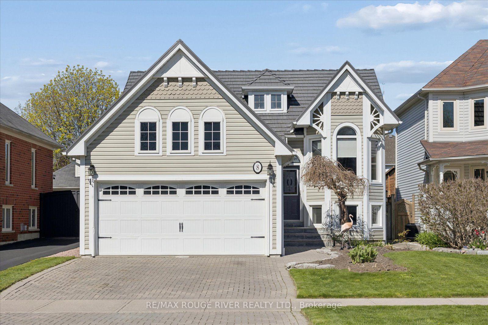8 Rosemarie Crescent — photo 1