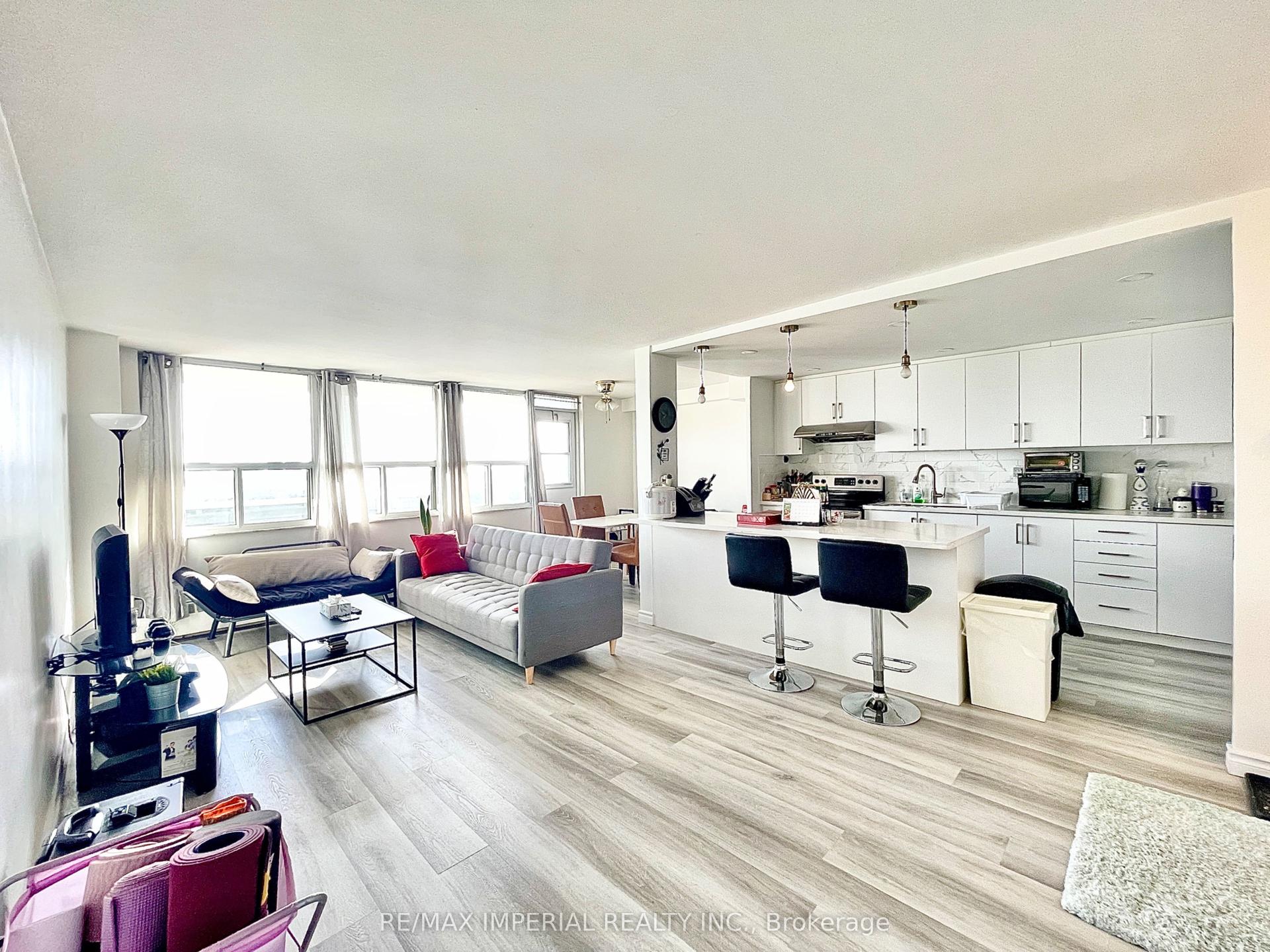 270 Palmdale Drive 1807 #1807, Toronto — Condo for lease, photo 1