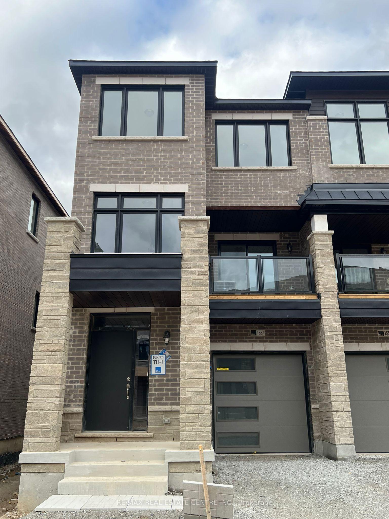 1551 Hilson Heights, Milton — Townhouse for lease, photo 1