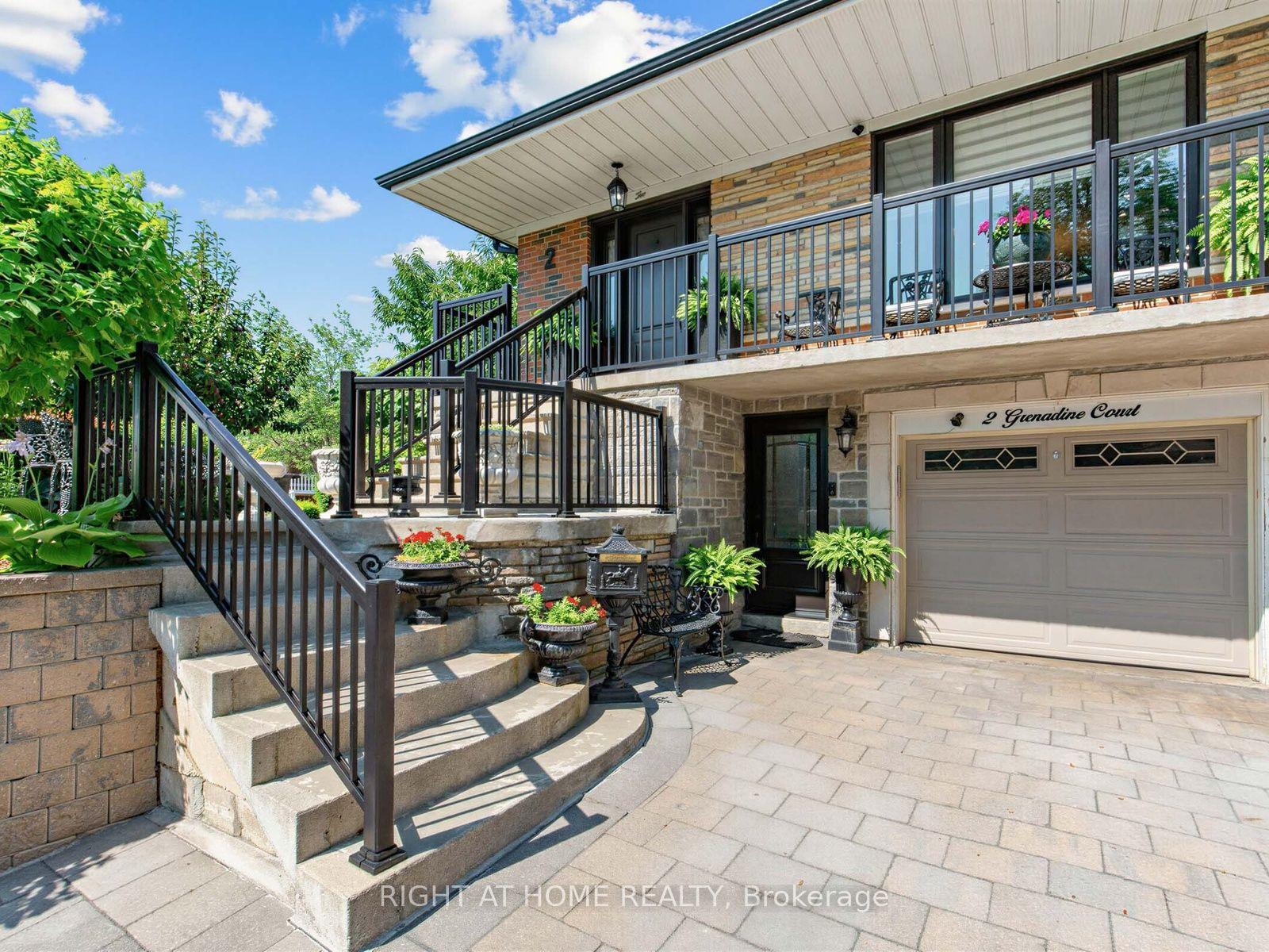 2 Grenadine Court, Toronto — Semi-Detached for sale, photo 1