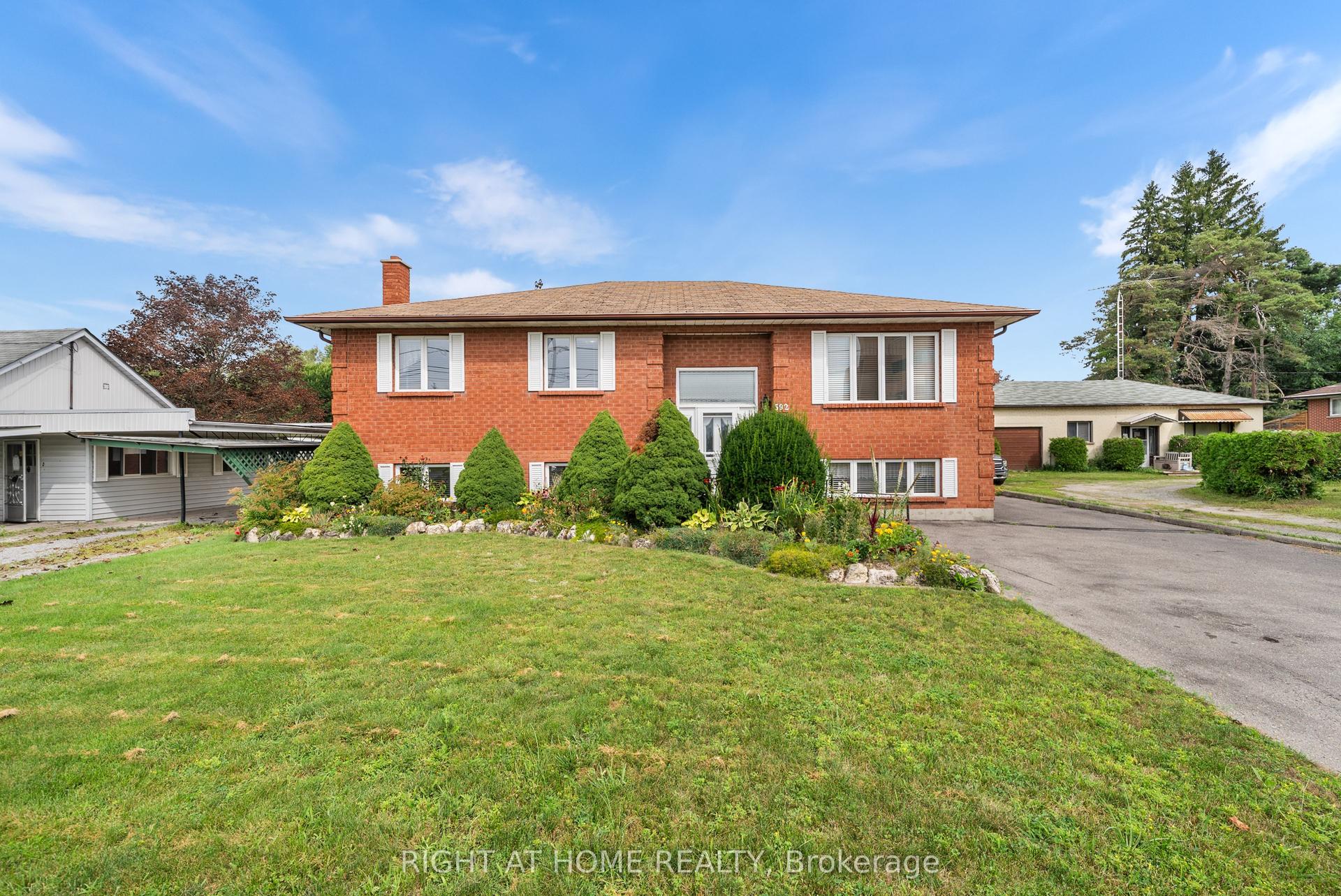 592 Taunton Road W, Oshawa — Detached for sale, photo 1