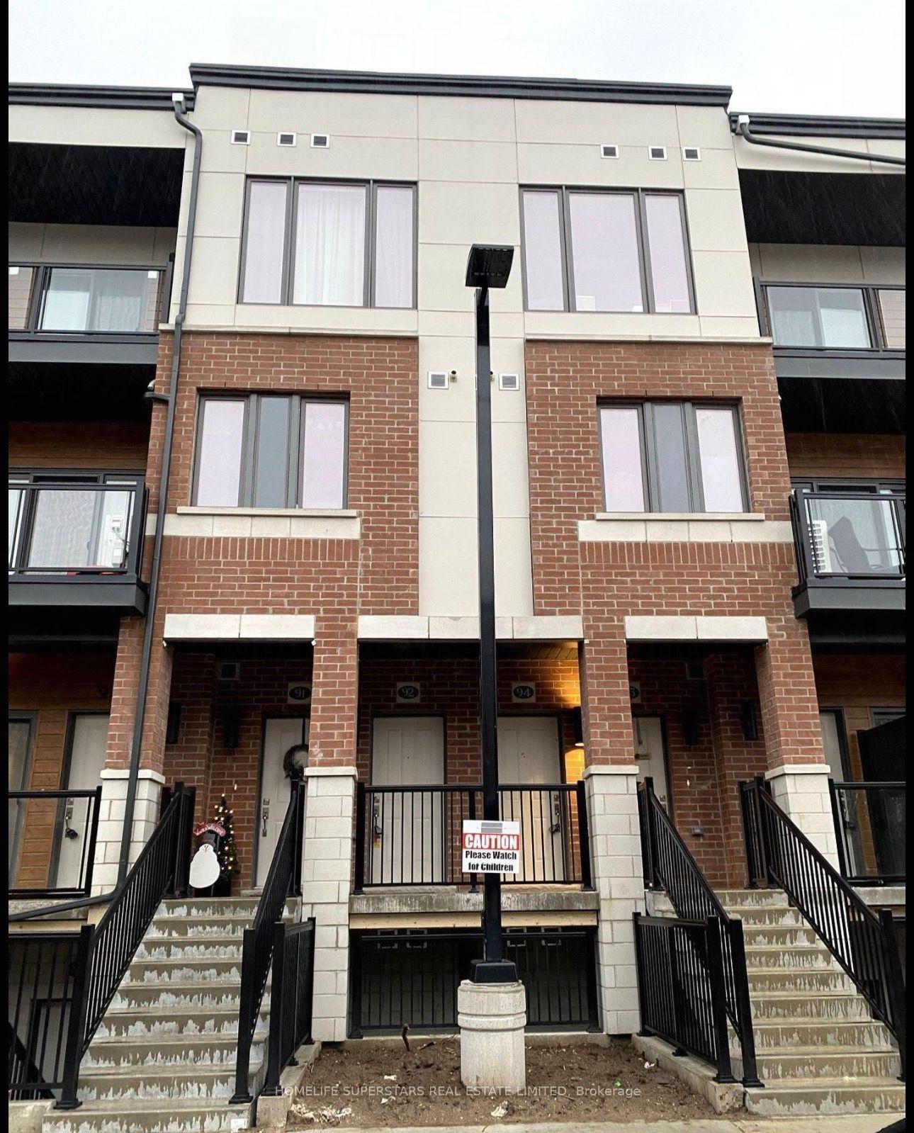 25 Isherwood Avenue W 92 #92, Cambridge — Condo Town for lease, photo 1