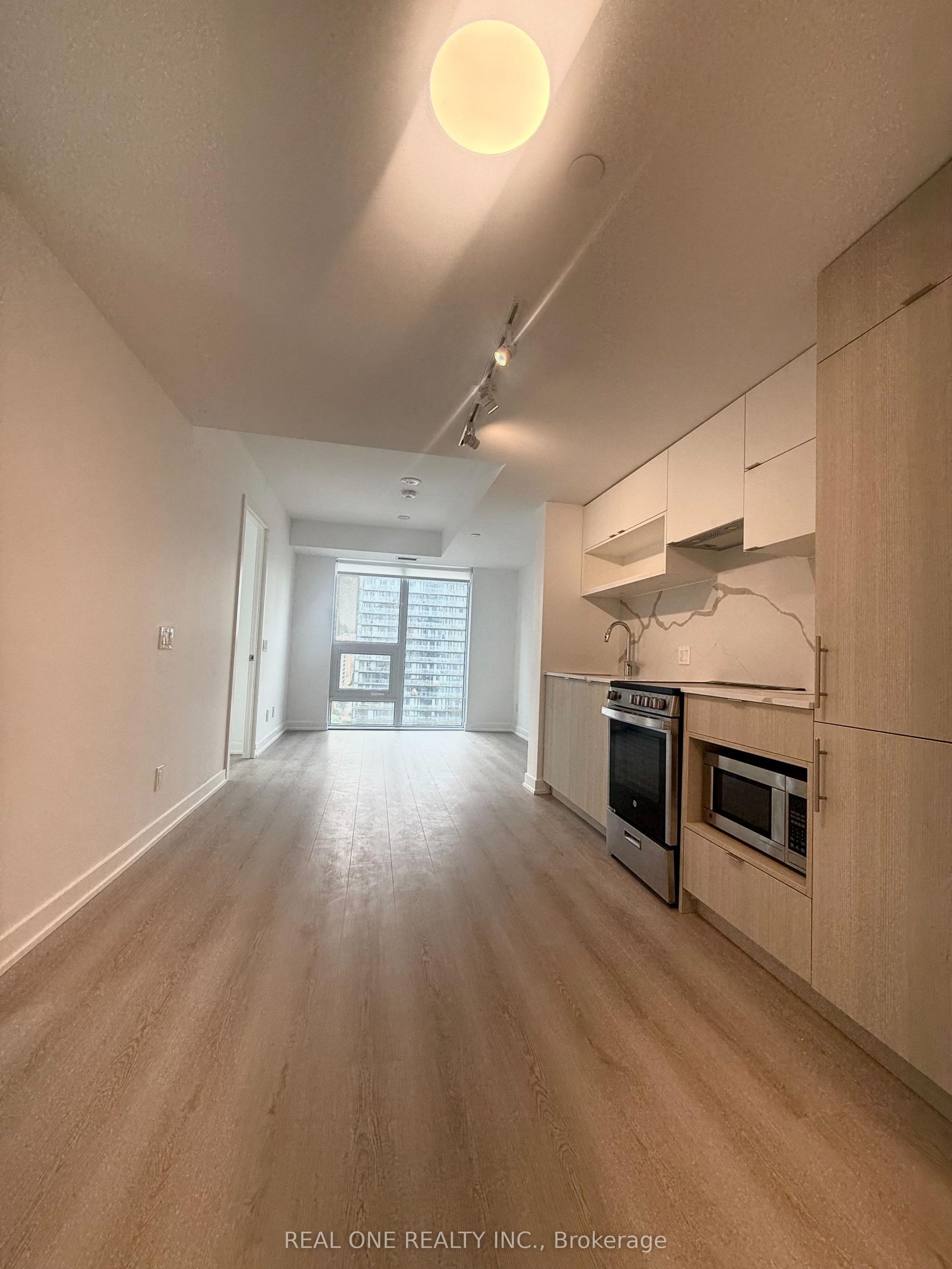 100 Queen Street E 2015 #2015, Toronto — Condo for lease, photo 1