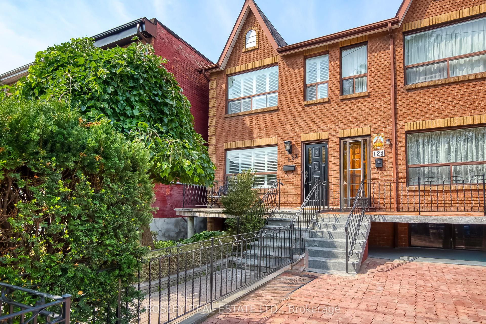 122 Lisgar Street — photo 1