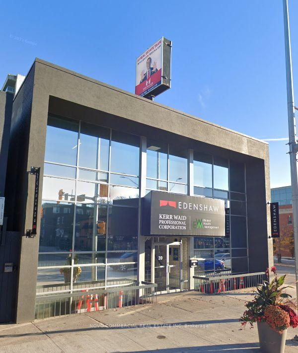 39 Lakeshore Road E — photo 1