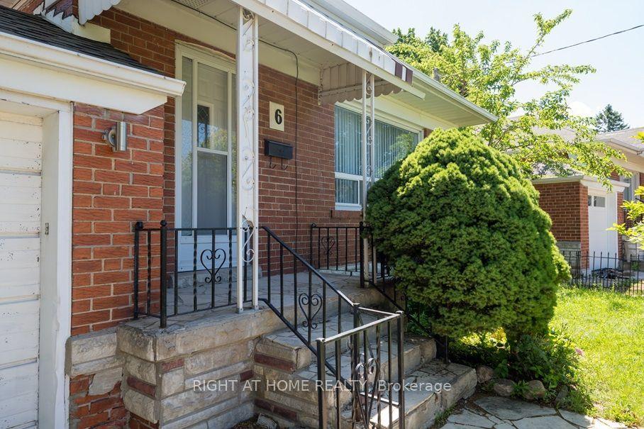 6 Bellvare Crescent Main House #Main House, Toronto — Detached for lease, photo 1