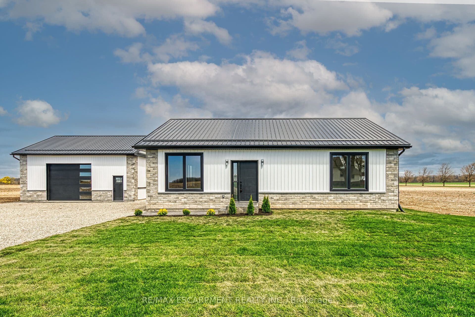 4093 Rainham Road — photo 1