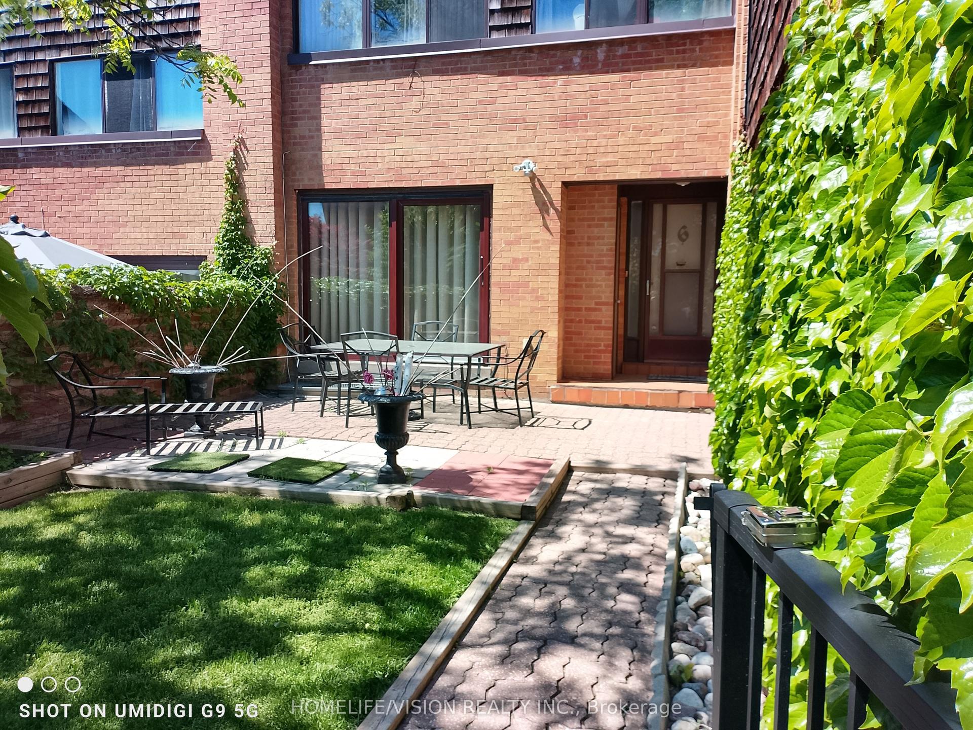 6 Laurie Shepway, Toronto — Condo Town for sale, photo 1