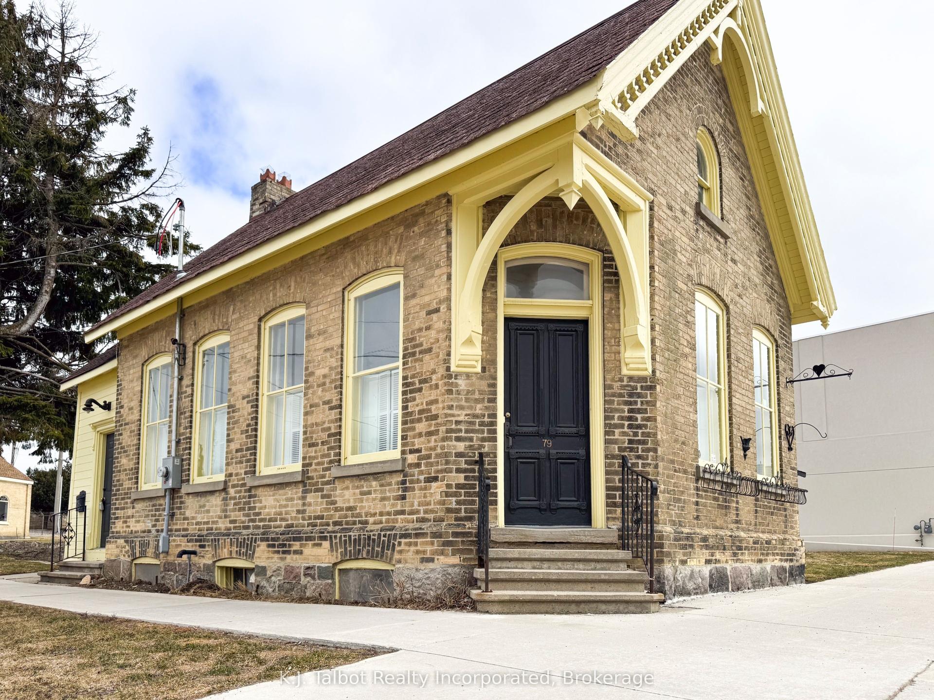 79 Albert Street, Central Huron — Commercial for sale, photo 1