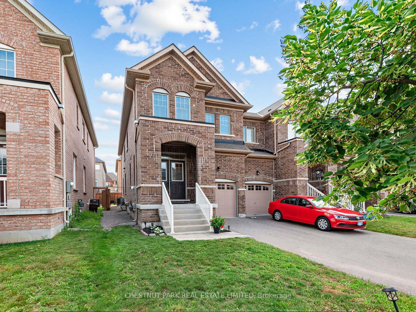 11 Constable Street, Aurora — Townhouse for sale, photo 1