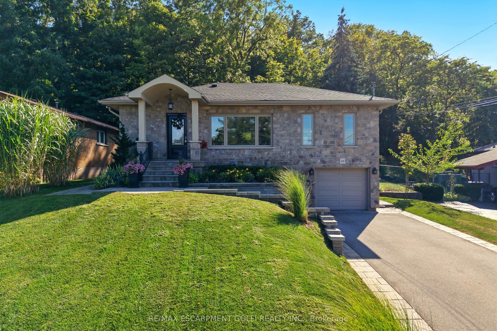 48 Brentwood Drive — photo 1