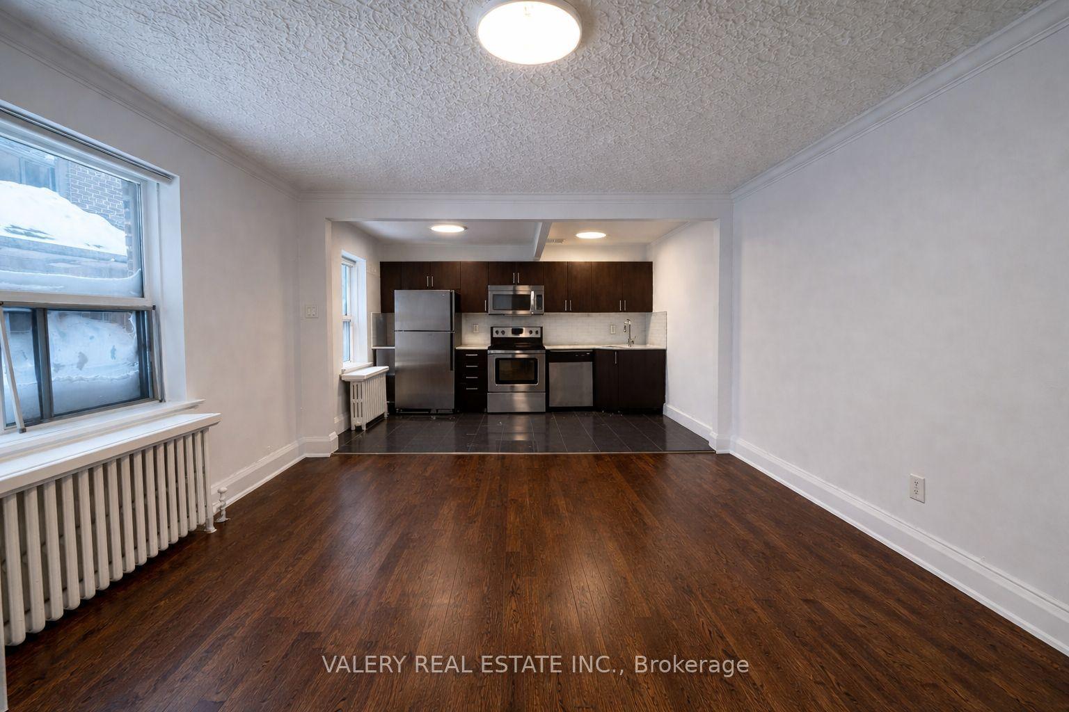 2404 Queen Street E 35 #35 — photo 1