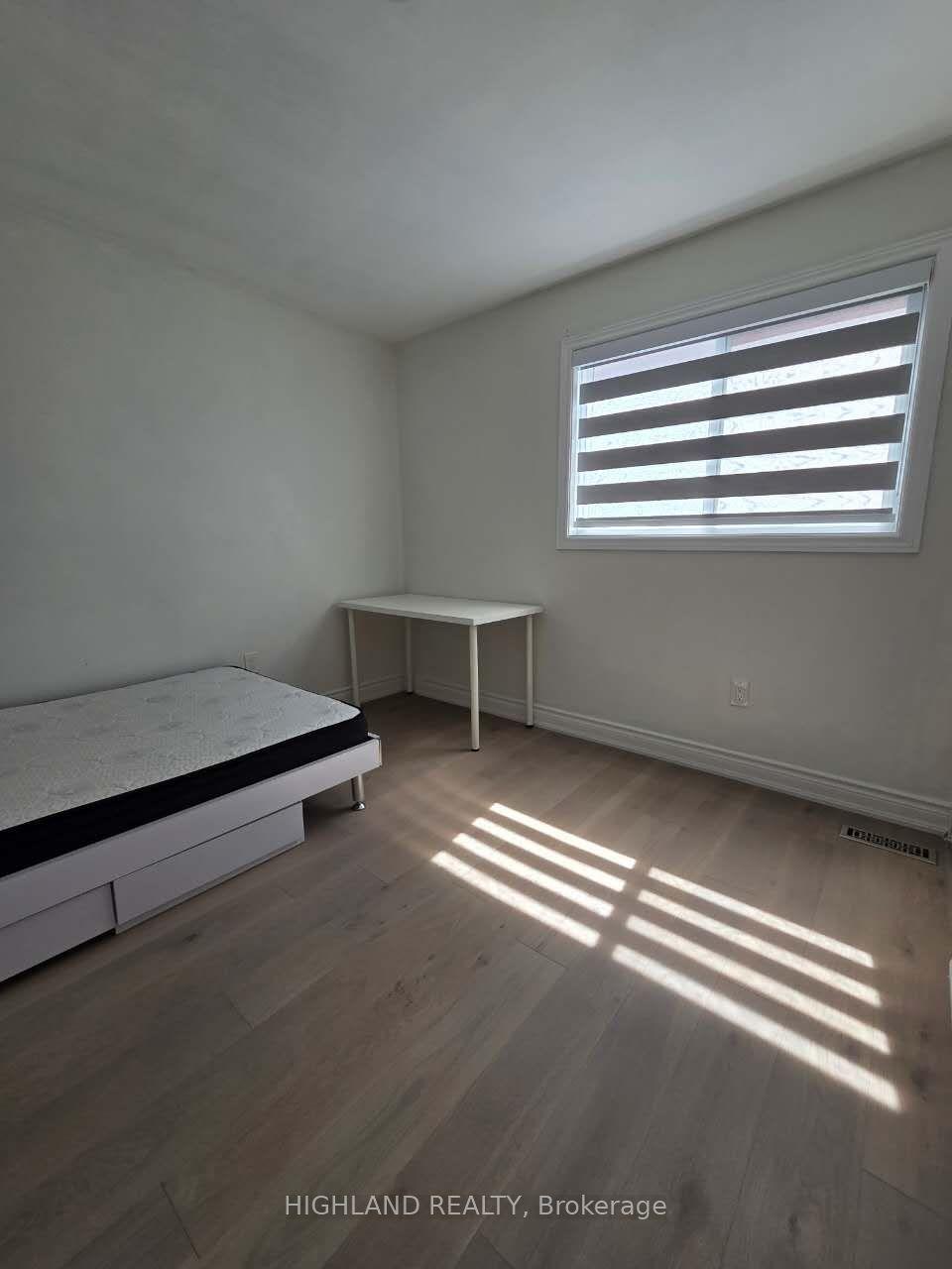 252 Hickory Circle Ground-floor room #Ground-floor room, Oakville — Detached for lease, photo 1