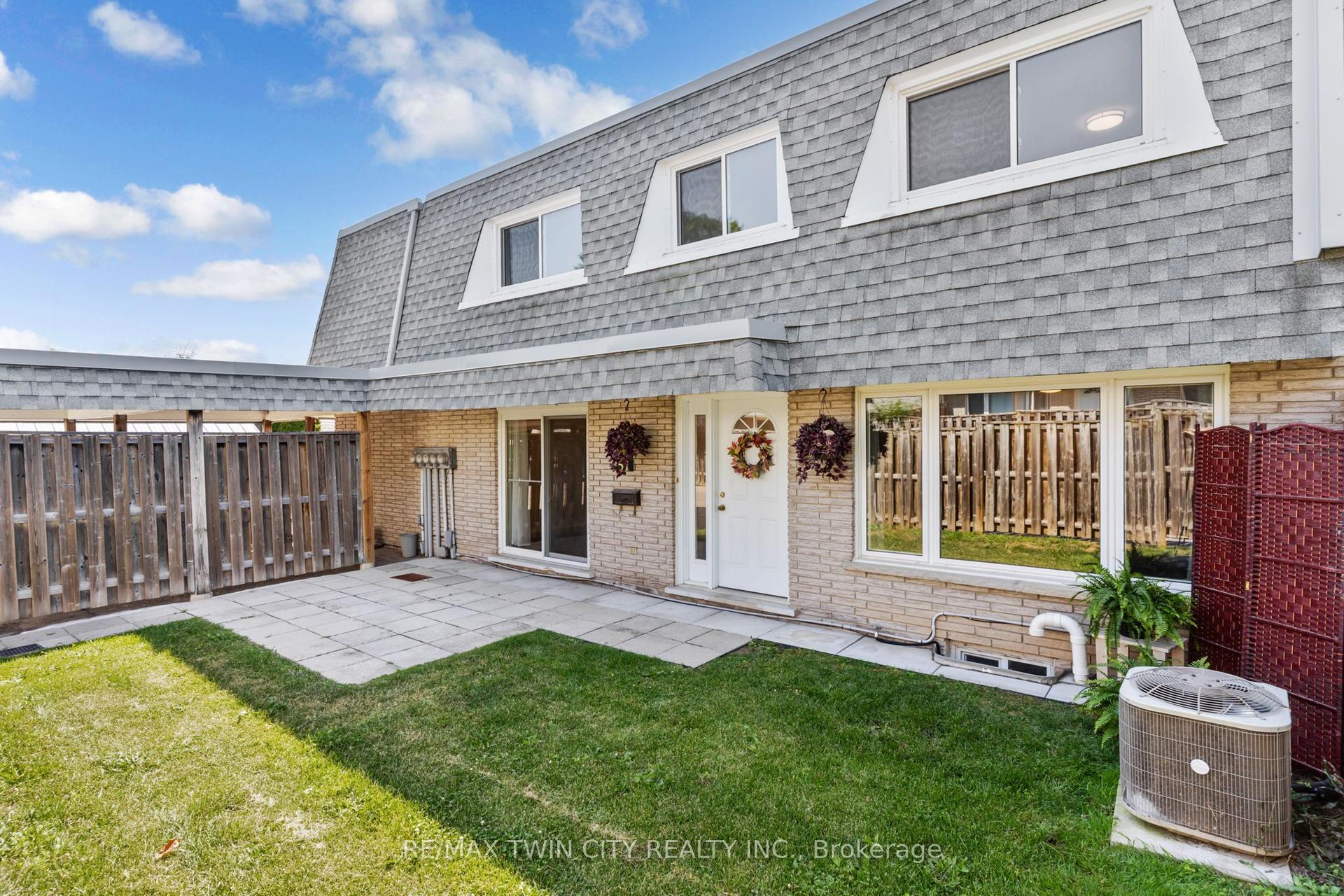 14 Williamsburg Road 51 #51, Kitchener — Condo Town for sale, photo 1