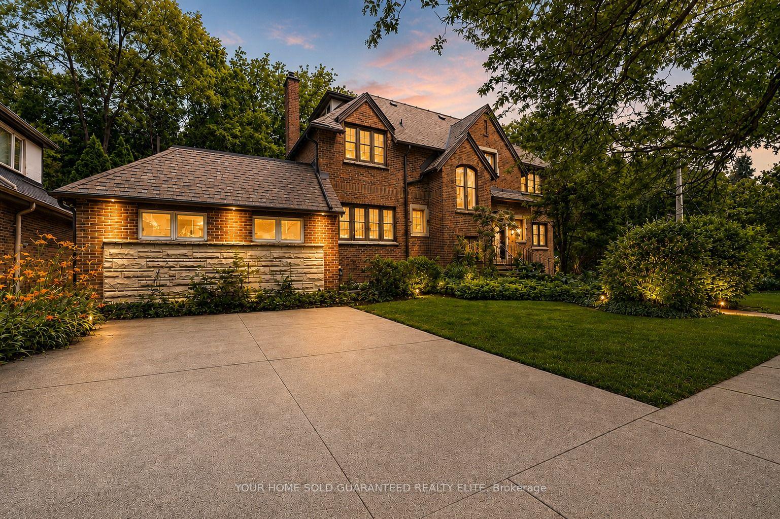 4 Forsyth Avenue N, Hamilton — Detached for sale, photo 1