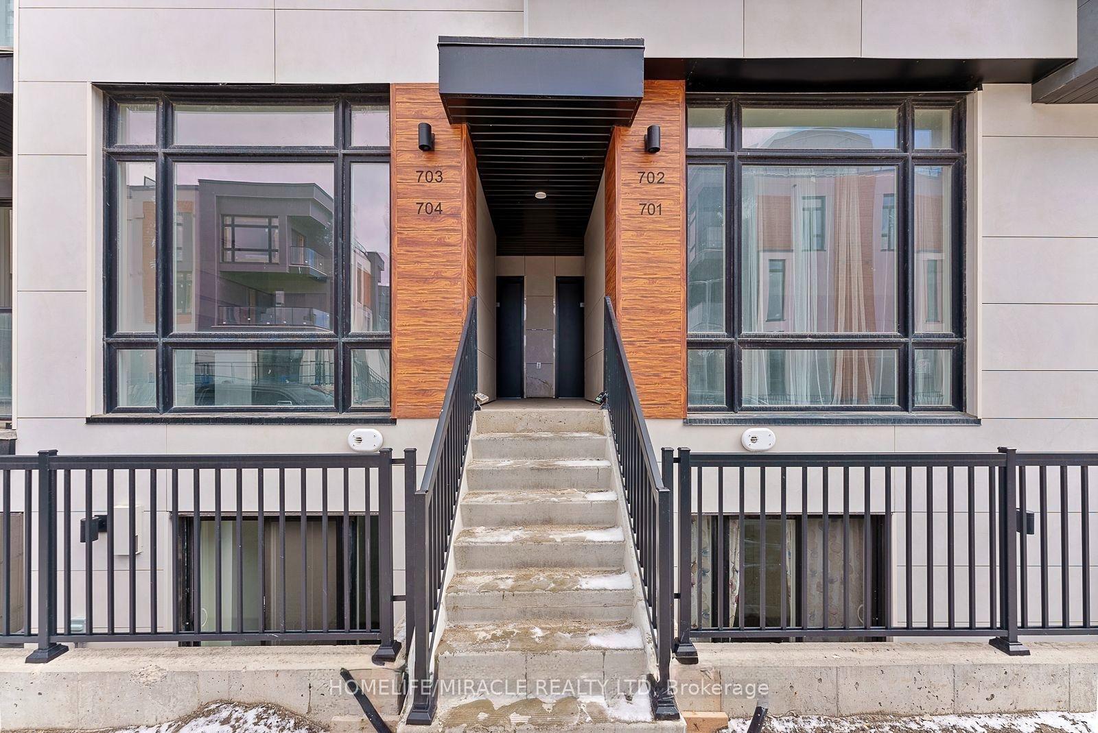5 Steckley House Lane TH704 #TH704, Richmond Hill — Condo Town for sale, photo 1