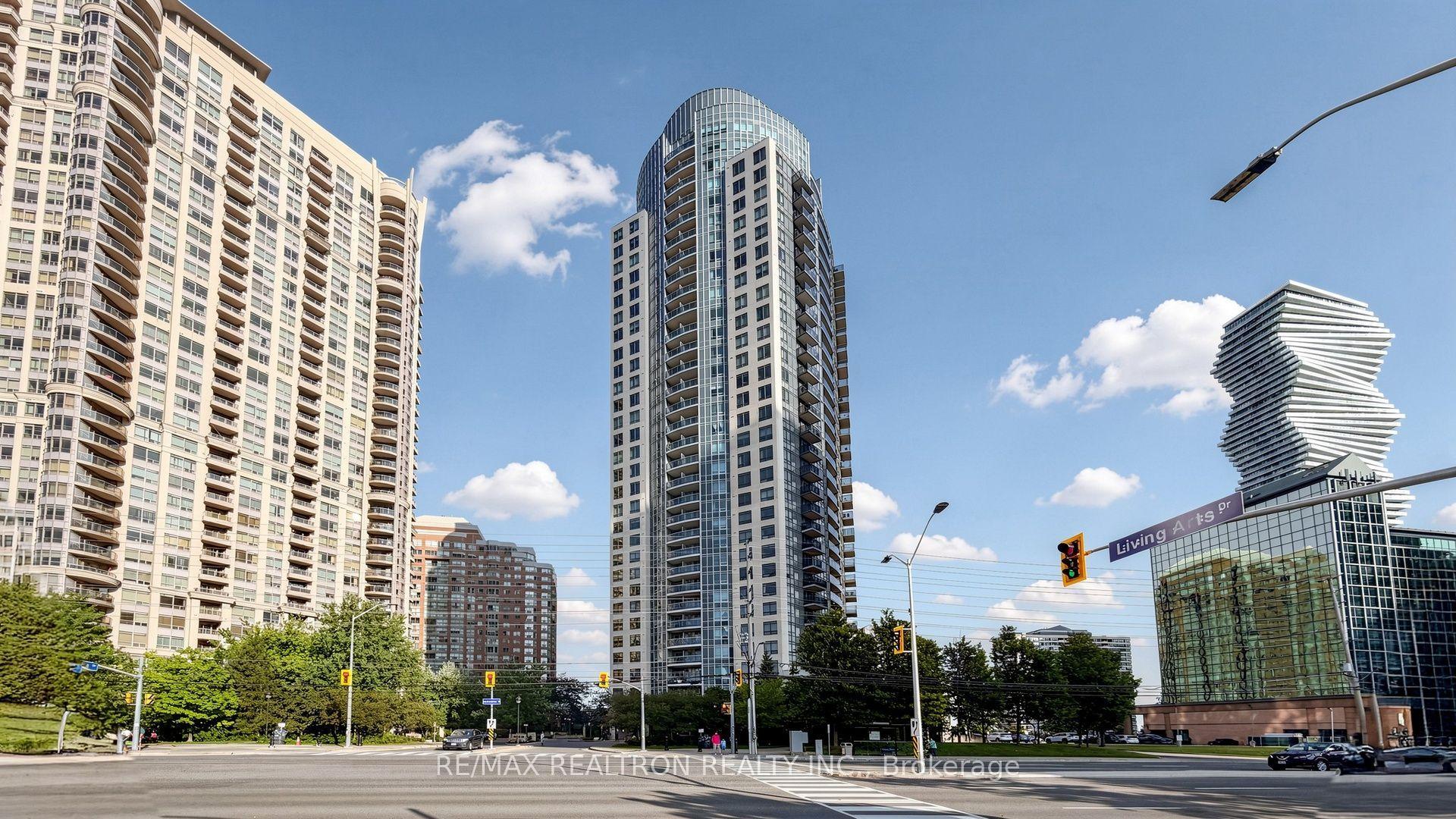 330 Burnhamthorpe Road W 906 #906, Mississauga — Condo for lease, photo 1