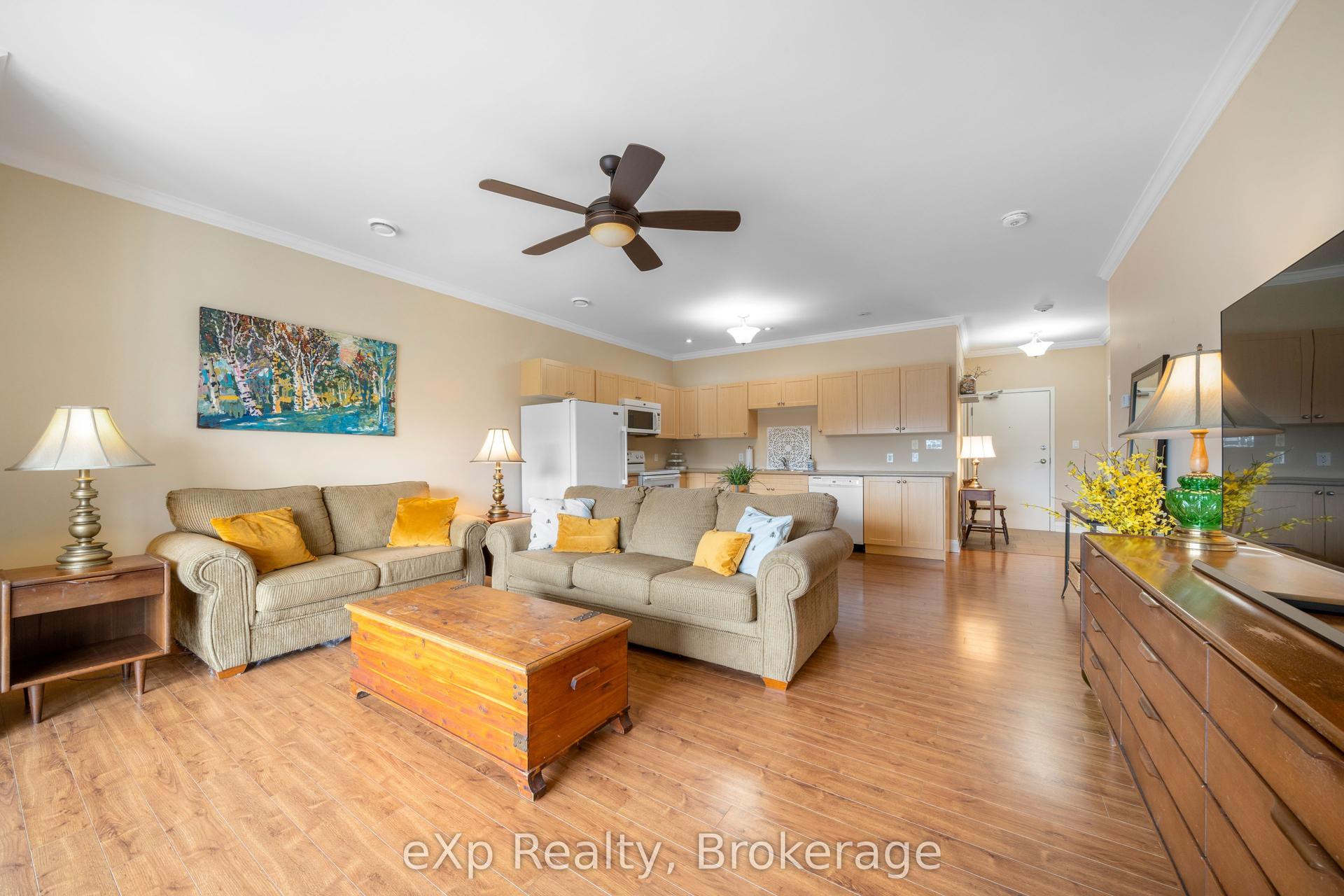 20A Silver Birch Court 302 #302 — photo 1