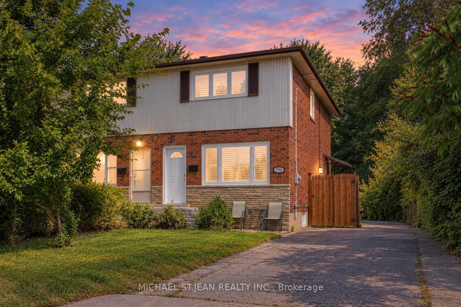 799 Drury Lane, Burlington — Semi-Detached for sale, photo 1
