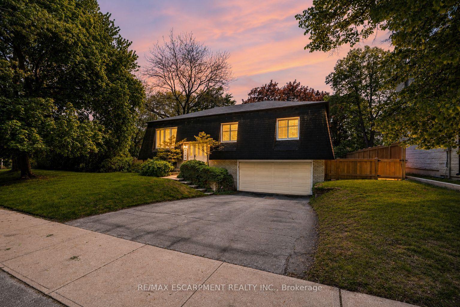 2198 DEVON Road — photo 1