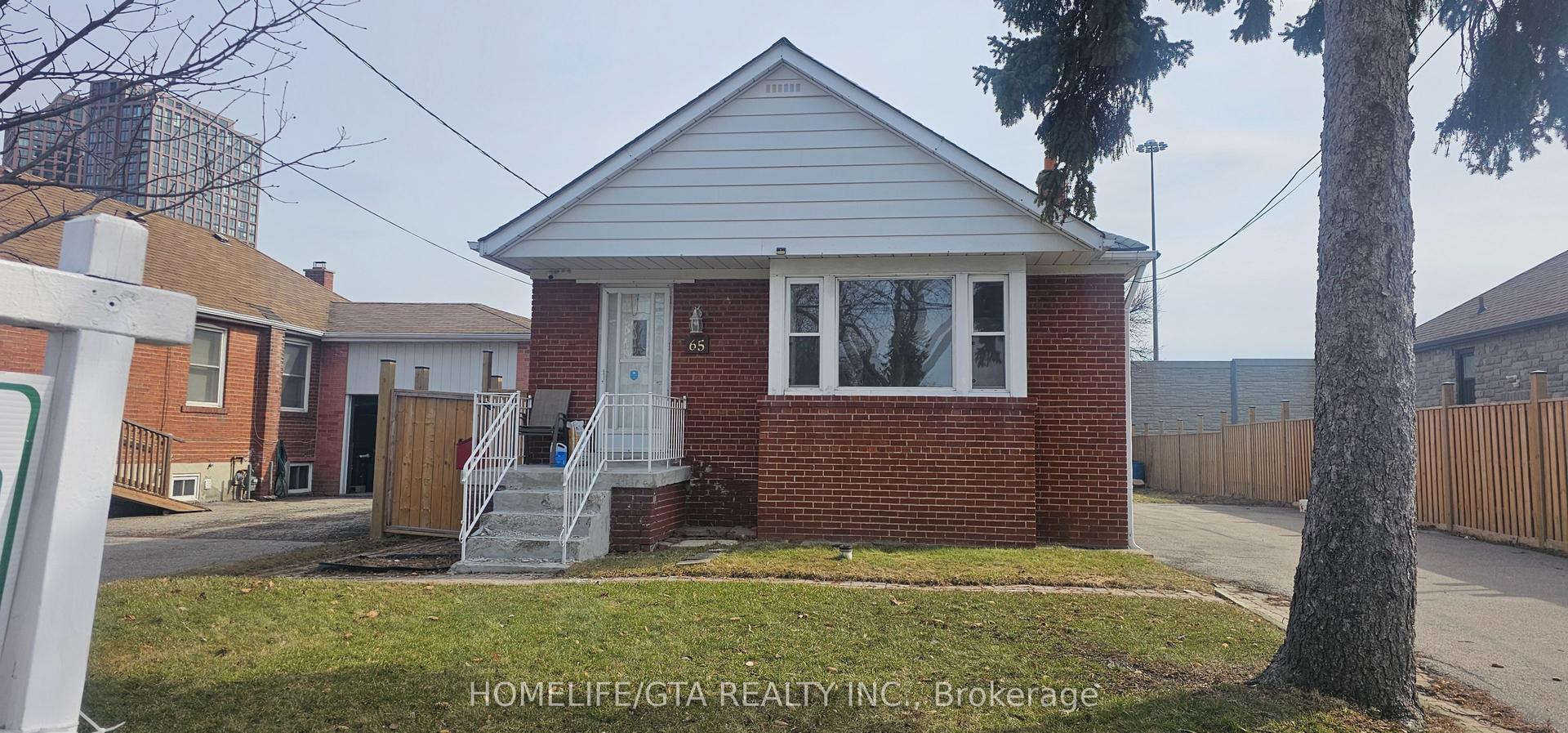 65 Whitley Avenue — photo 1