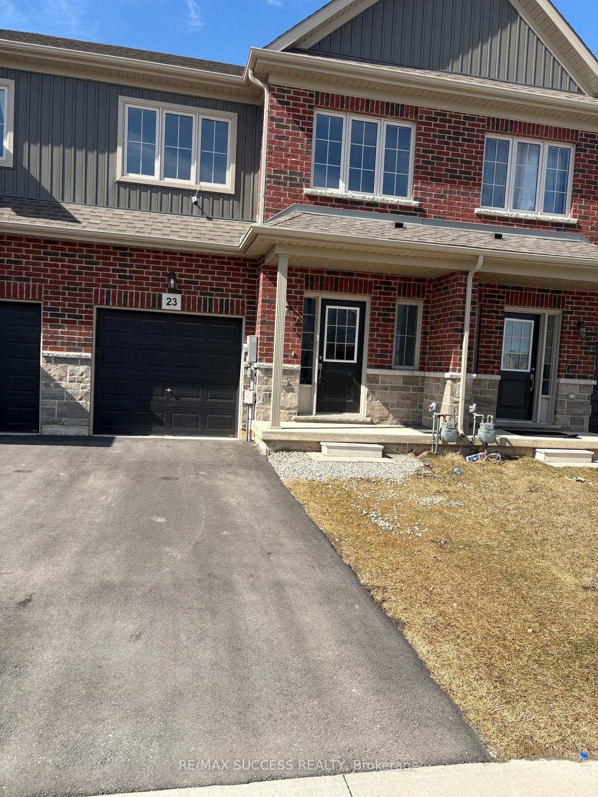23 Lloyd Davies Way — photo 1