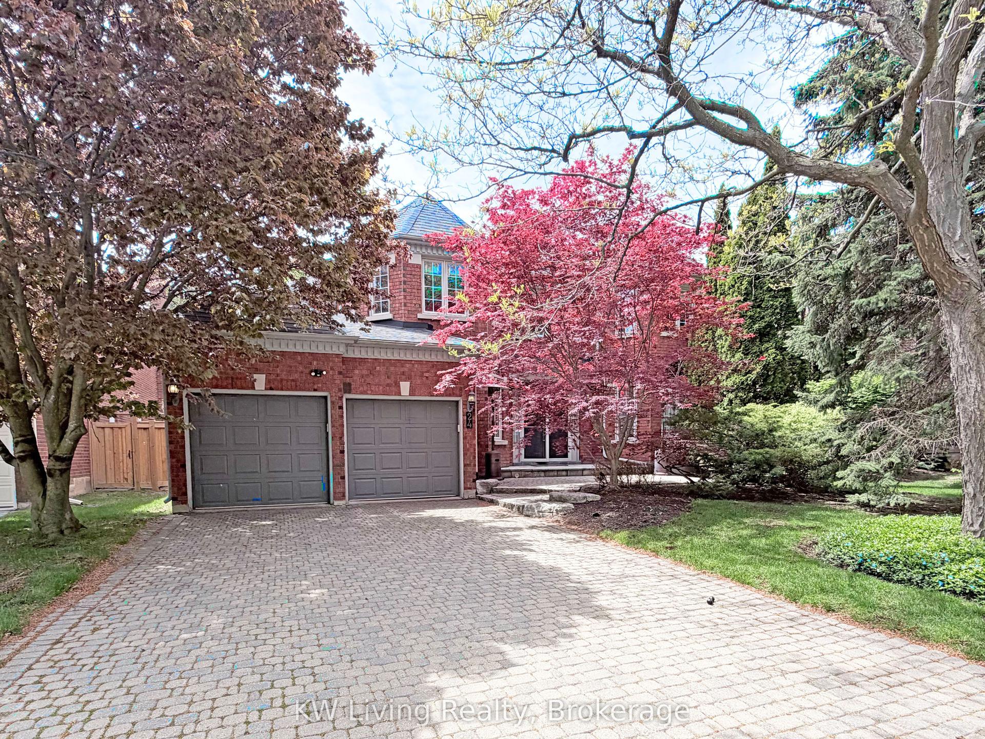 24 Highview Crescent — photo 1