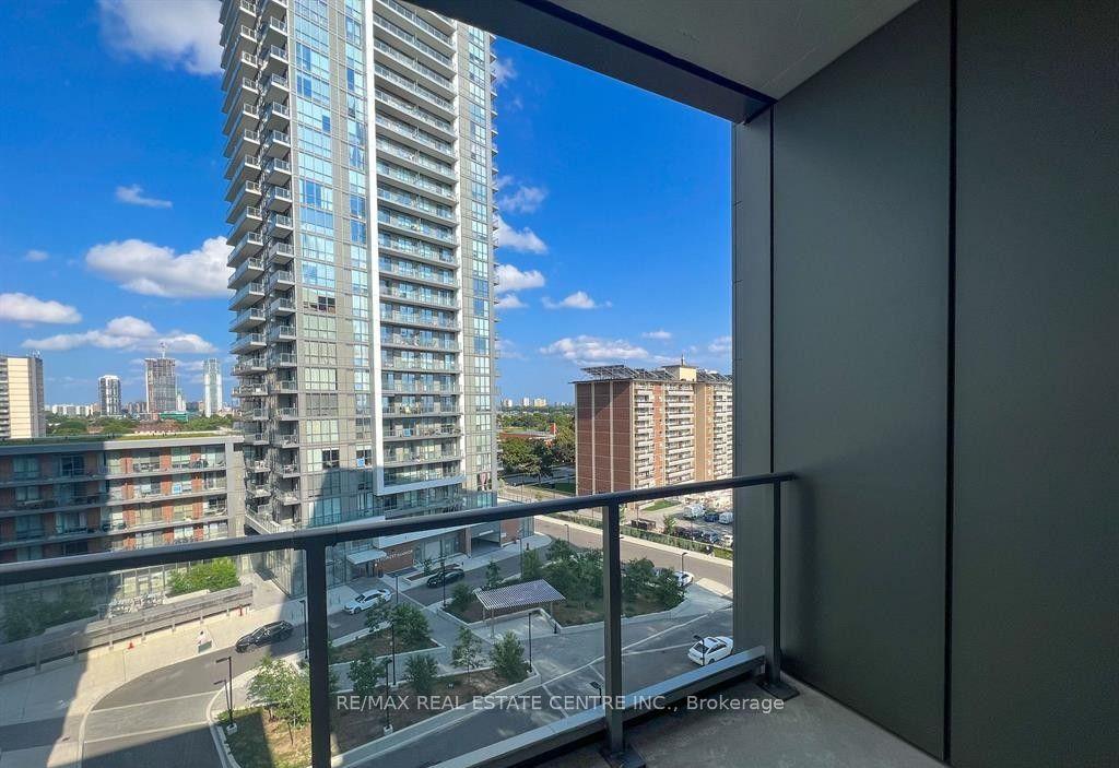 36 Forest Manor Road 722 #722 — photo 1