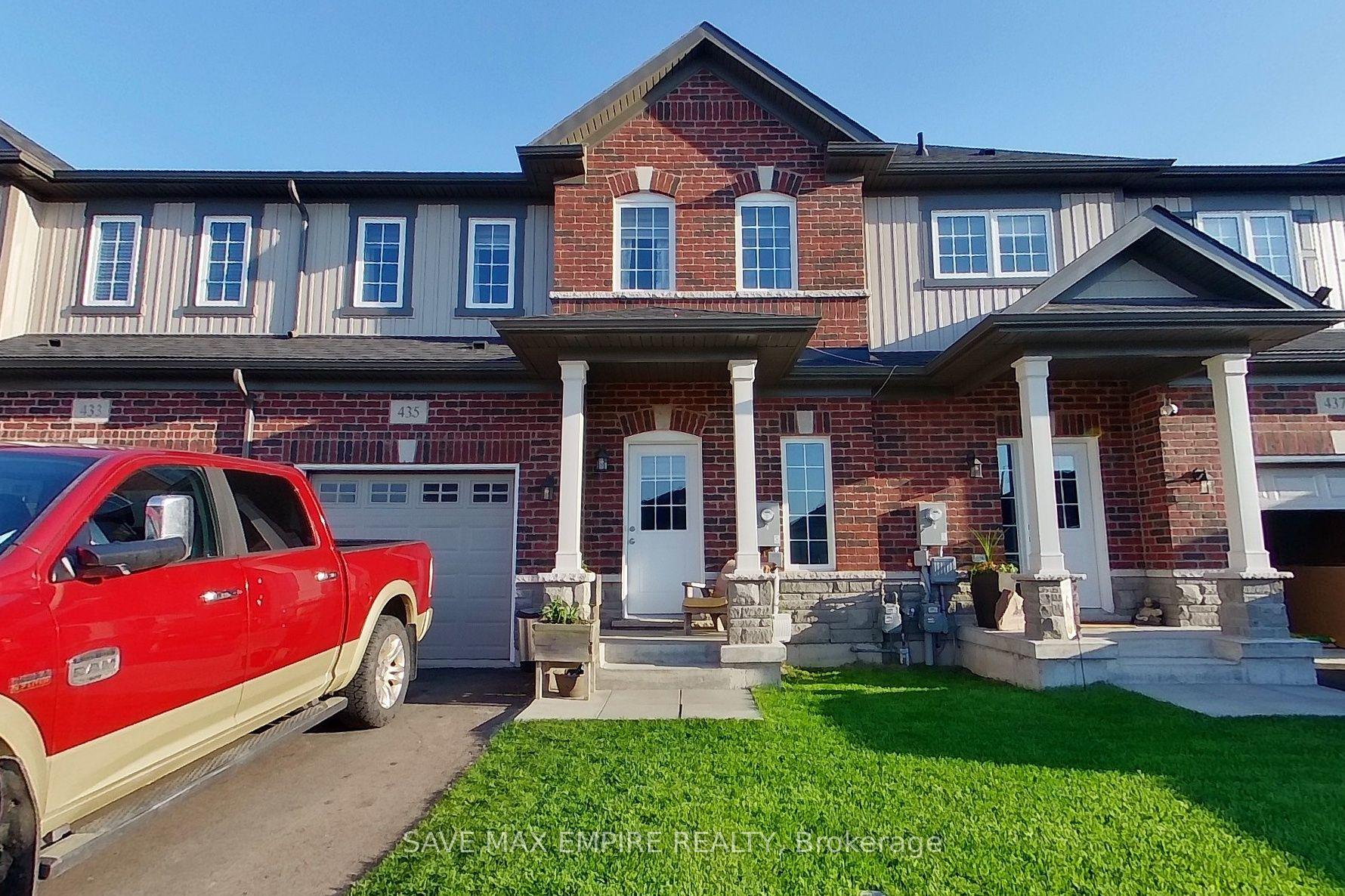 435 Williams Crescent — photo 1