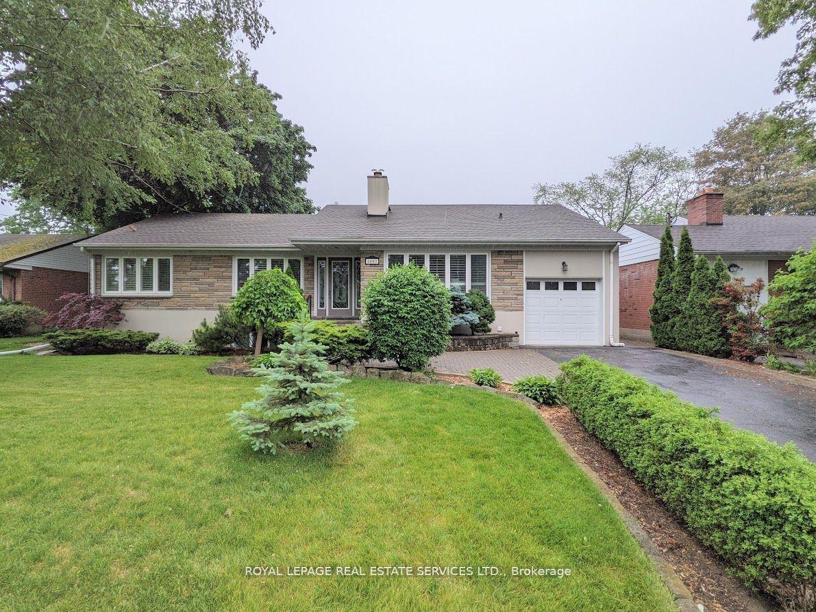 1602 Lincolnshire Boulevard — photo 1