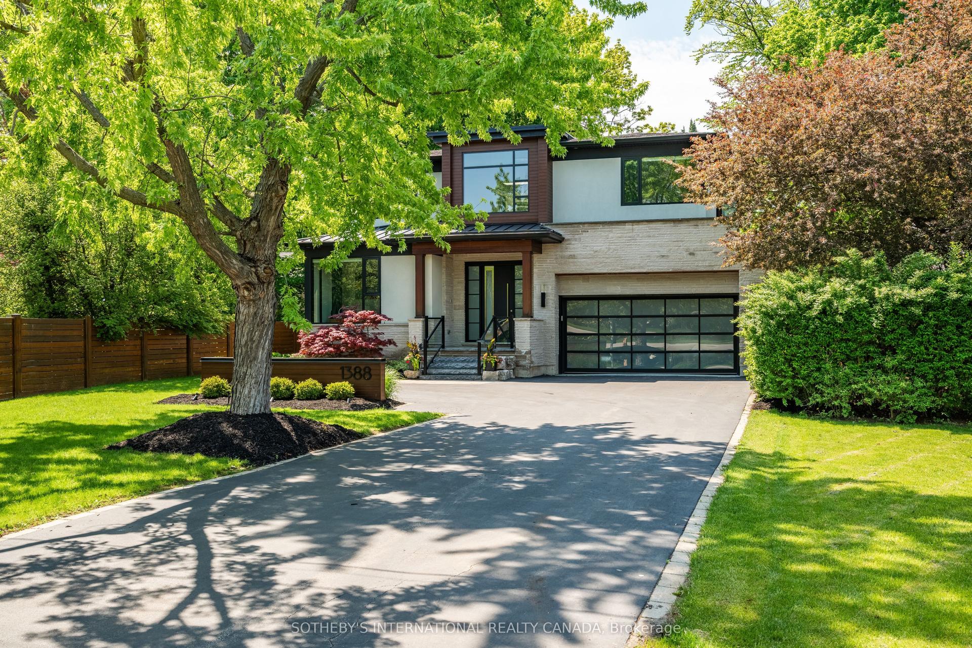 1388 Acton Crescent, Oakville — Detached for sale, photo 1
