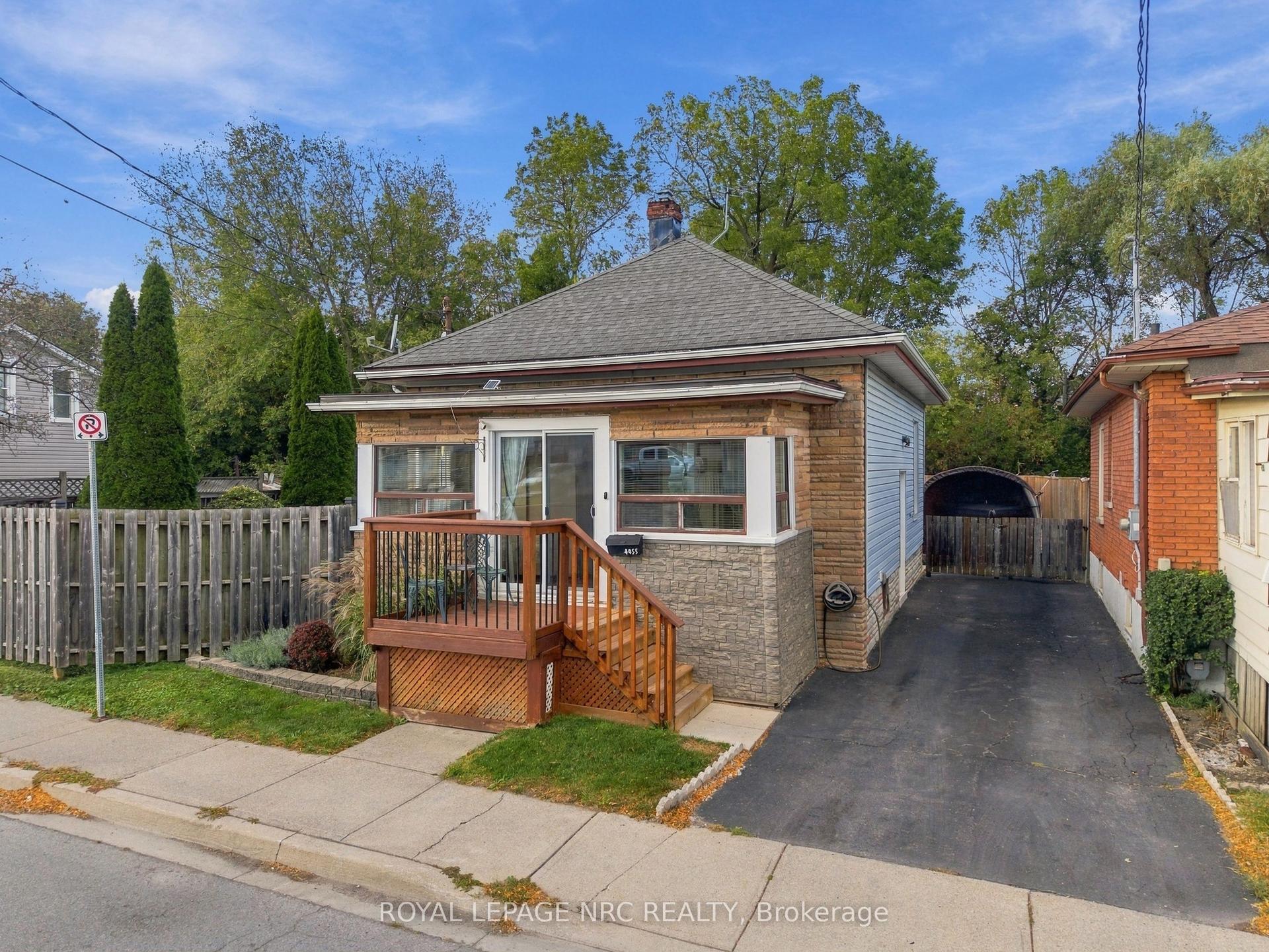 4455 Park Street E, Niagara Falls — Detached for sale, photo 1