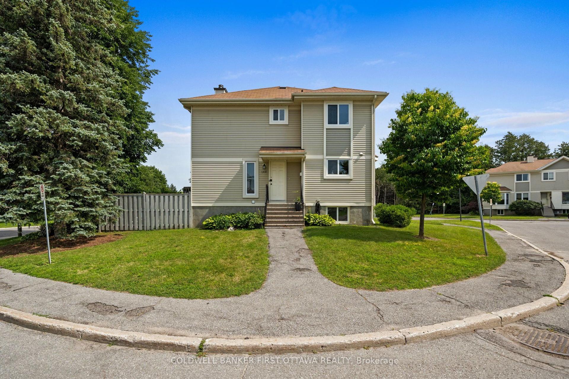 108 Mcdermot Court 6 #6, Kanata — Condo Town for sale, photo 1