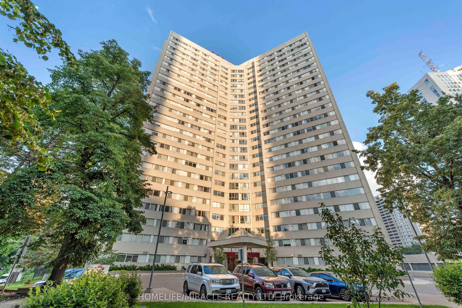 3700 Kaneff Crescent N 202 #202, Mississauga — Condo for sale, photo 1