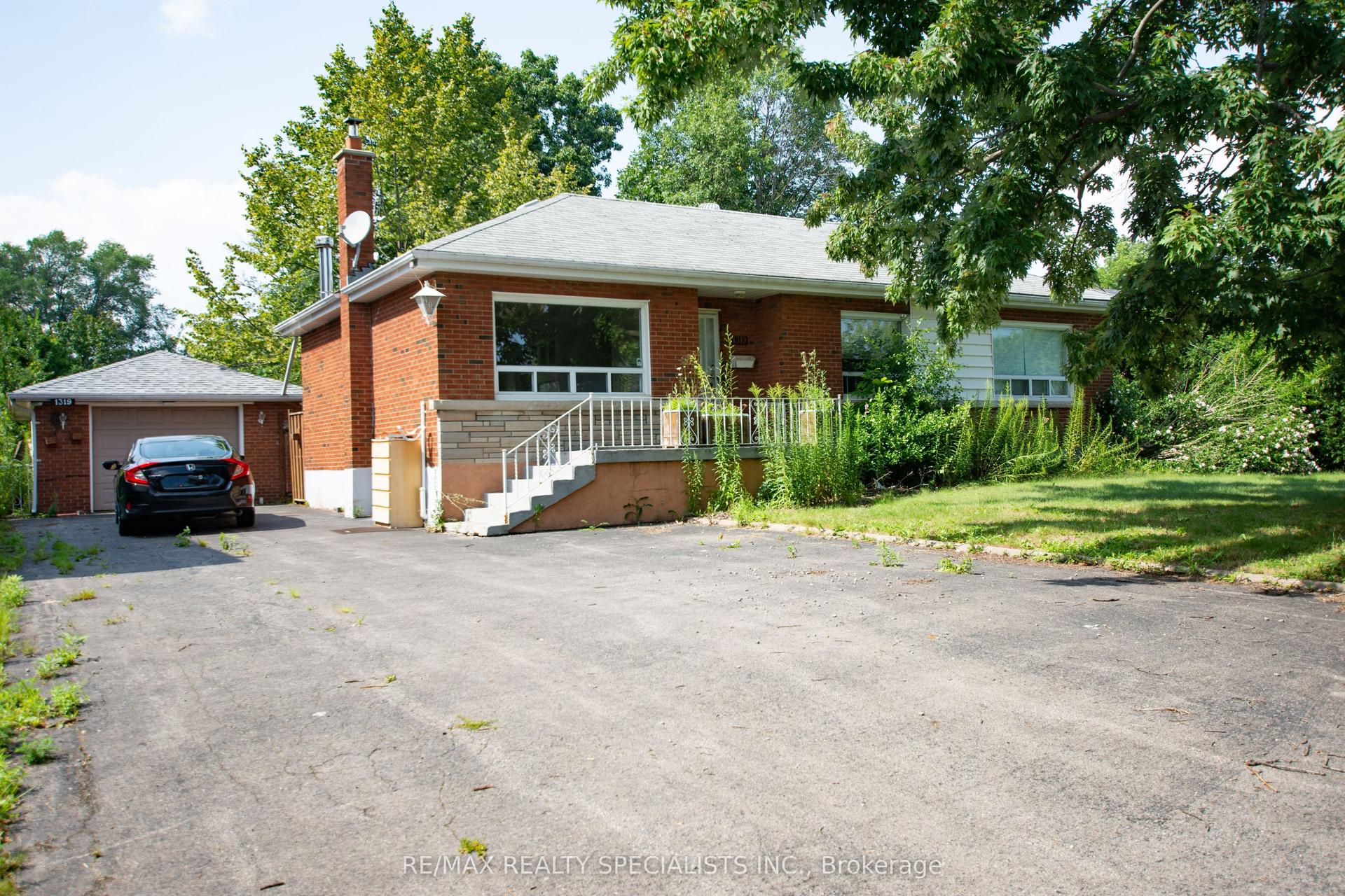 1319 Rebecca Street — photo 1