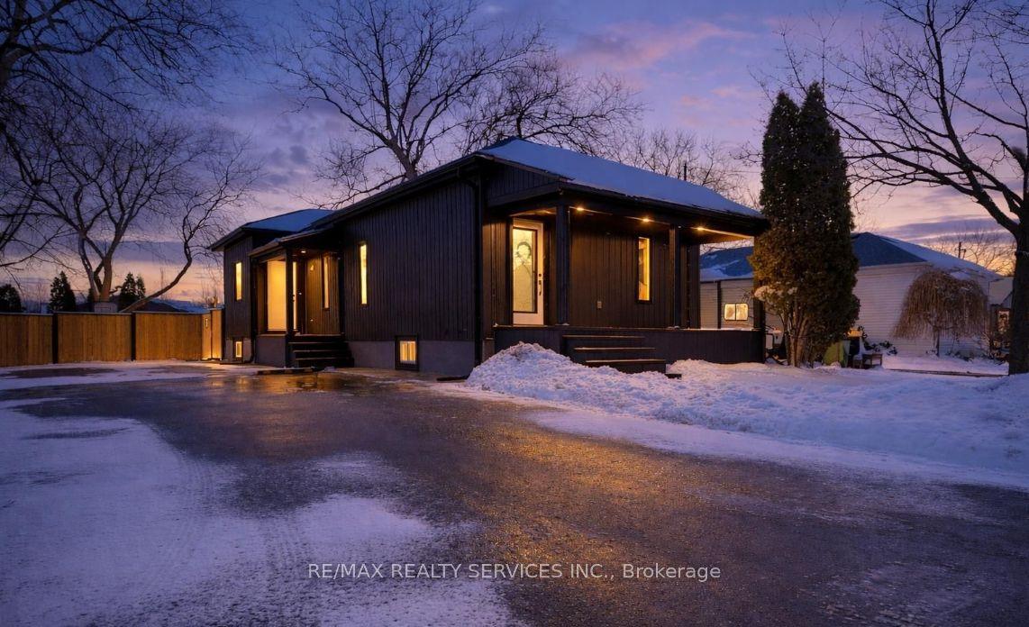 3 Mary Street E — photo 1