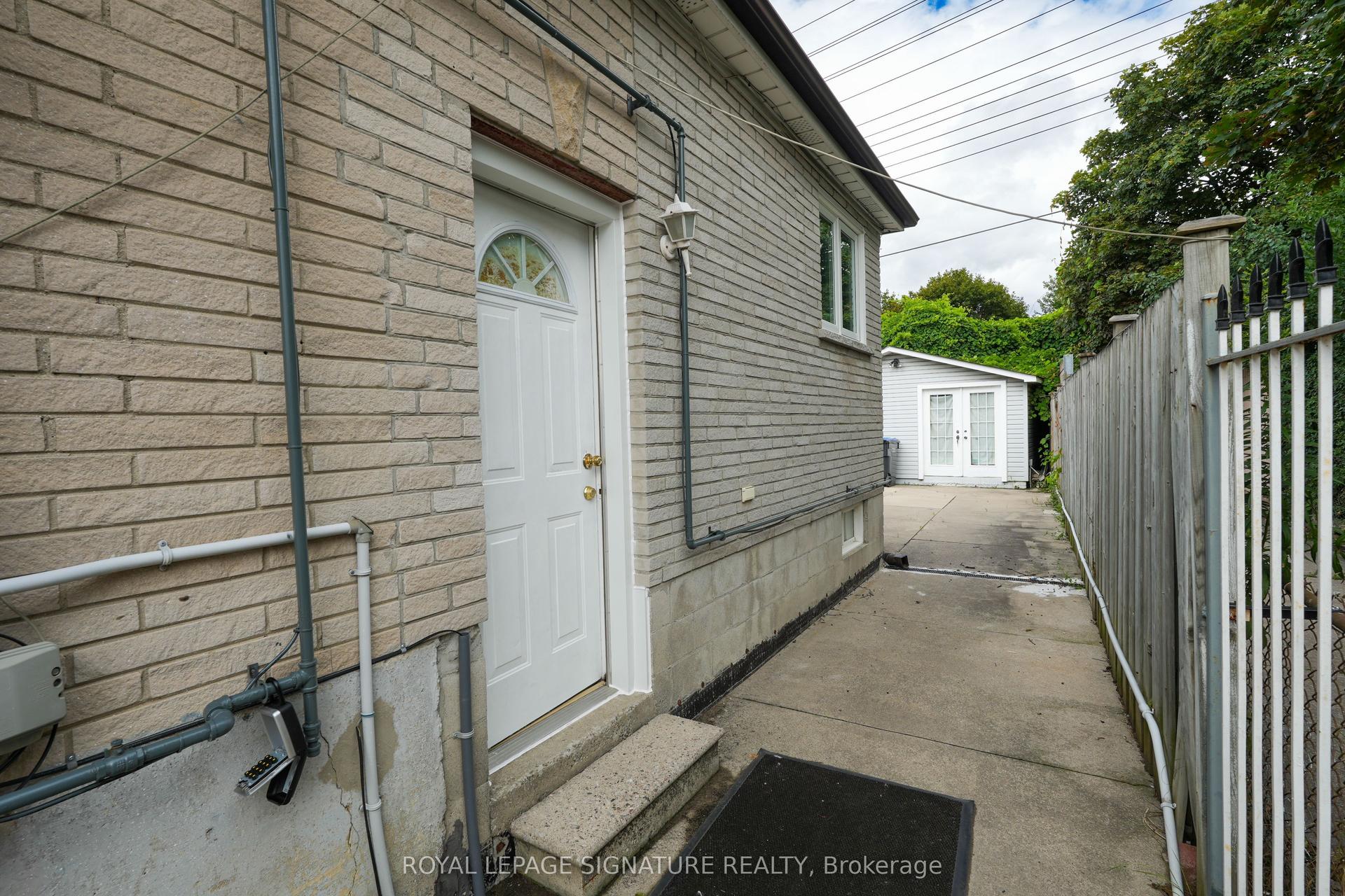 674 Abana Road, Mississauga — Semi-Detached for lease, photo 1