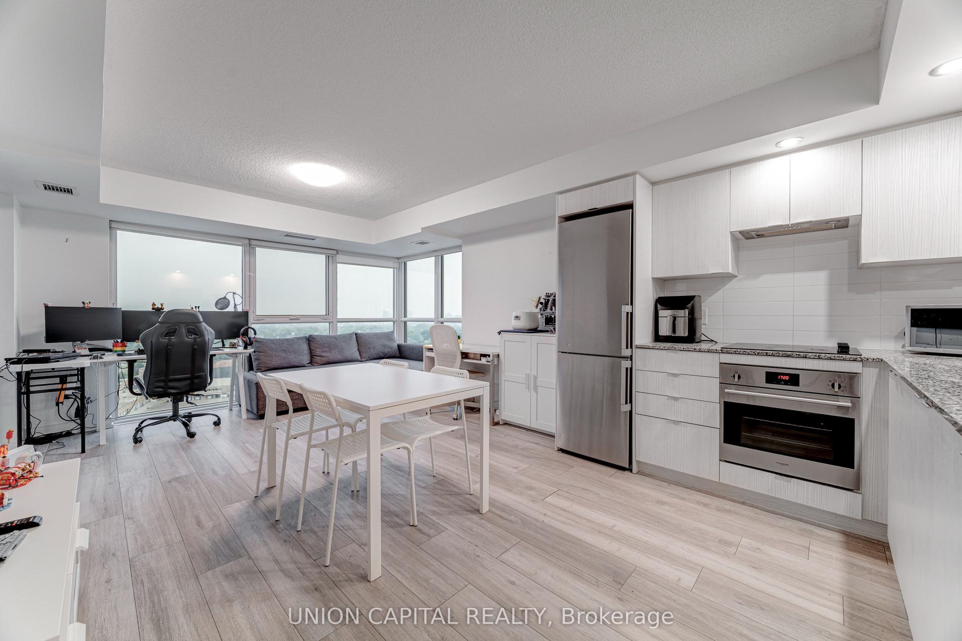 225 Village Green Square 2010 #2010, Toronto — Condo for lease, photo 1