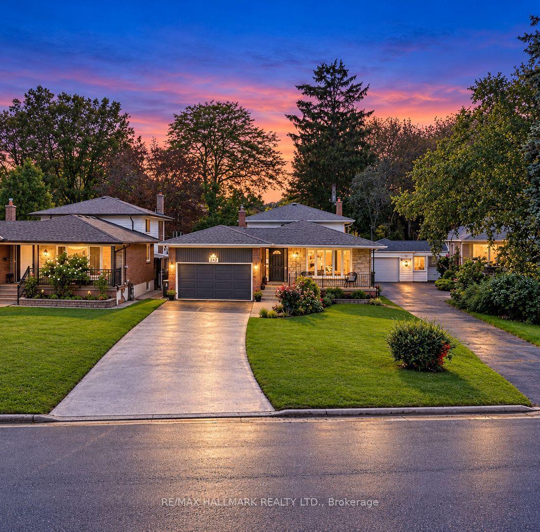 242 Beechgrove Drive, Toronto — Detached for sale, photo 1