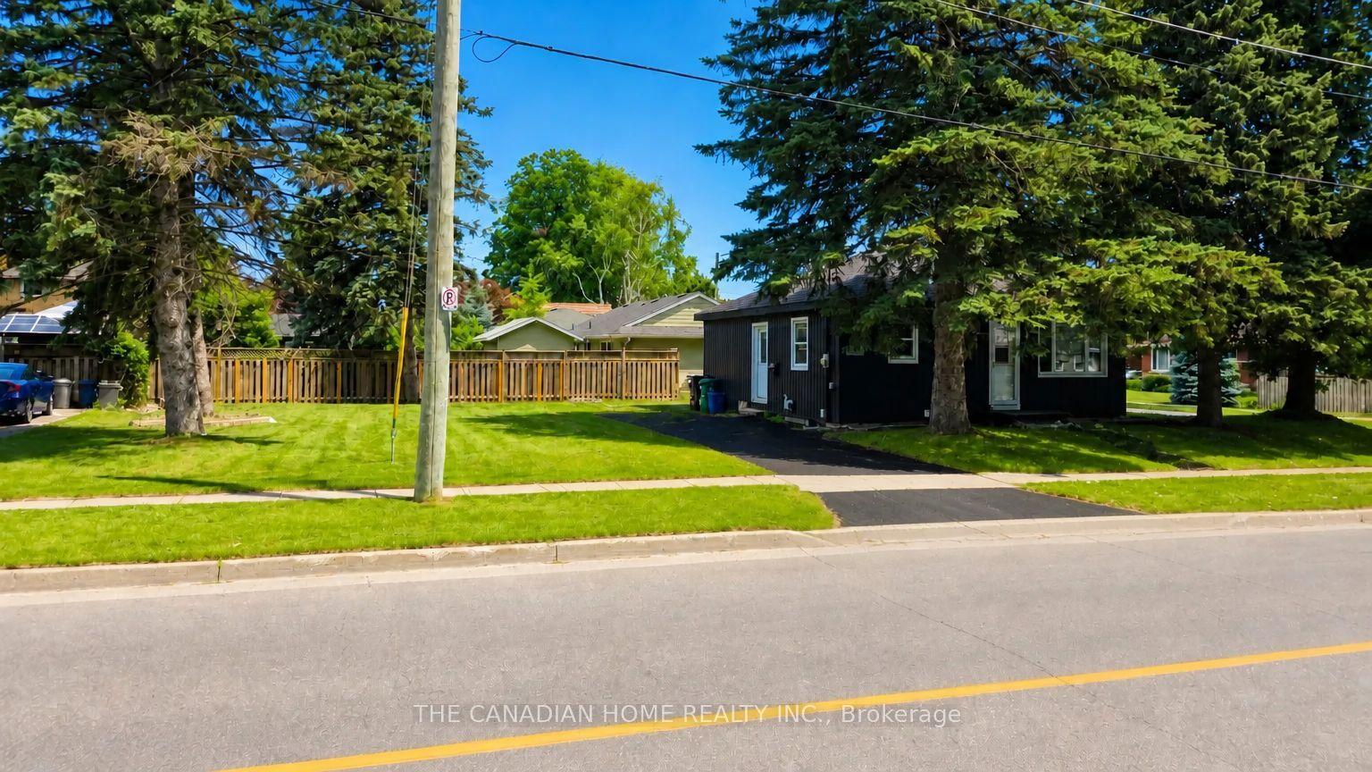 142 Winston Boulevard, Cambridge — Detached for sale, photo 1