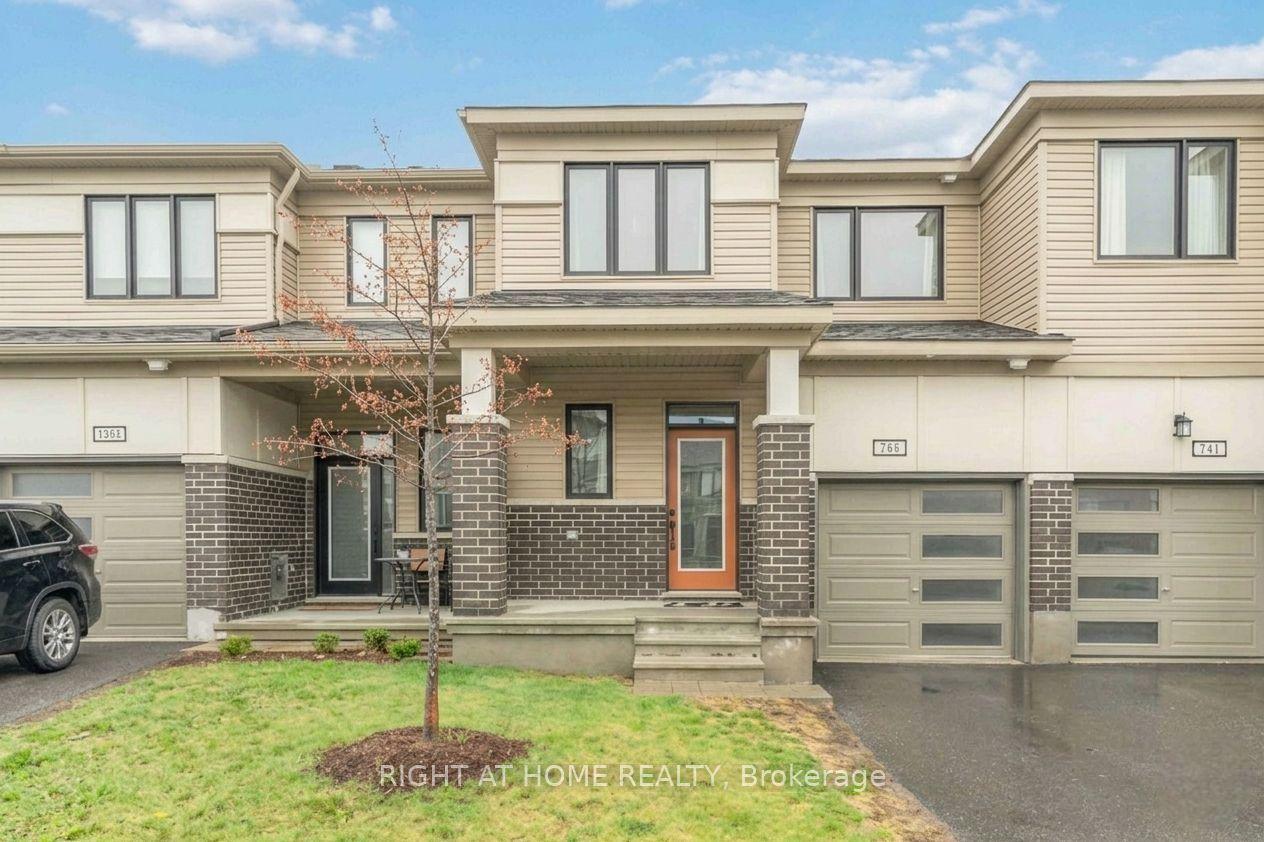 709 Derreen Avenue — photo 1