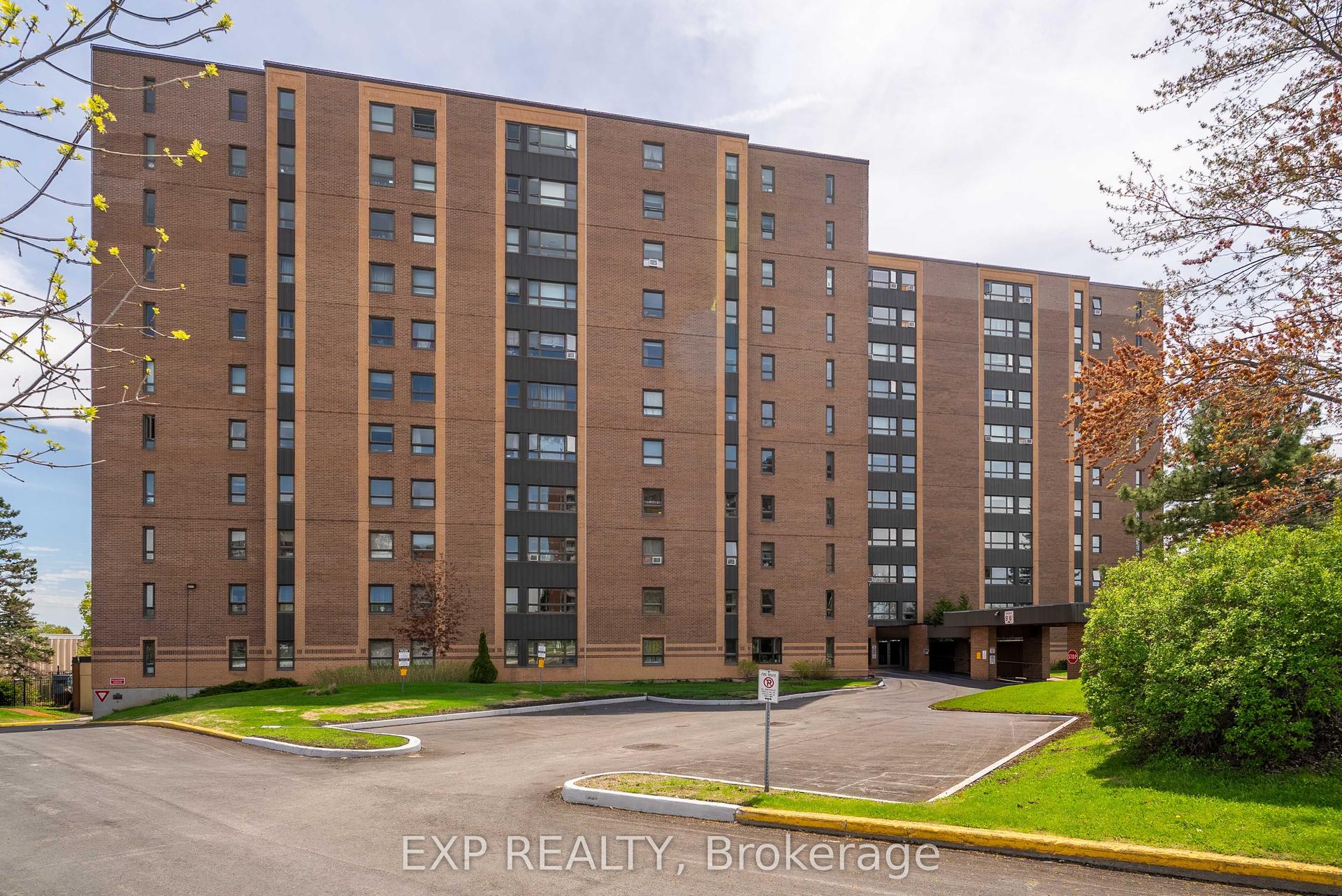1356 MEADOWLANDS Drive 604 #604 — photo 1