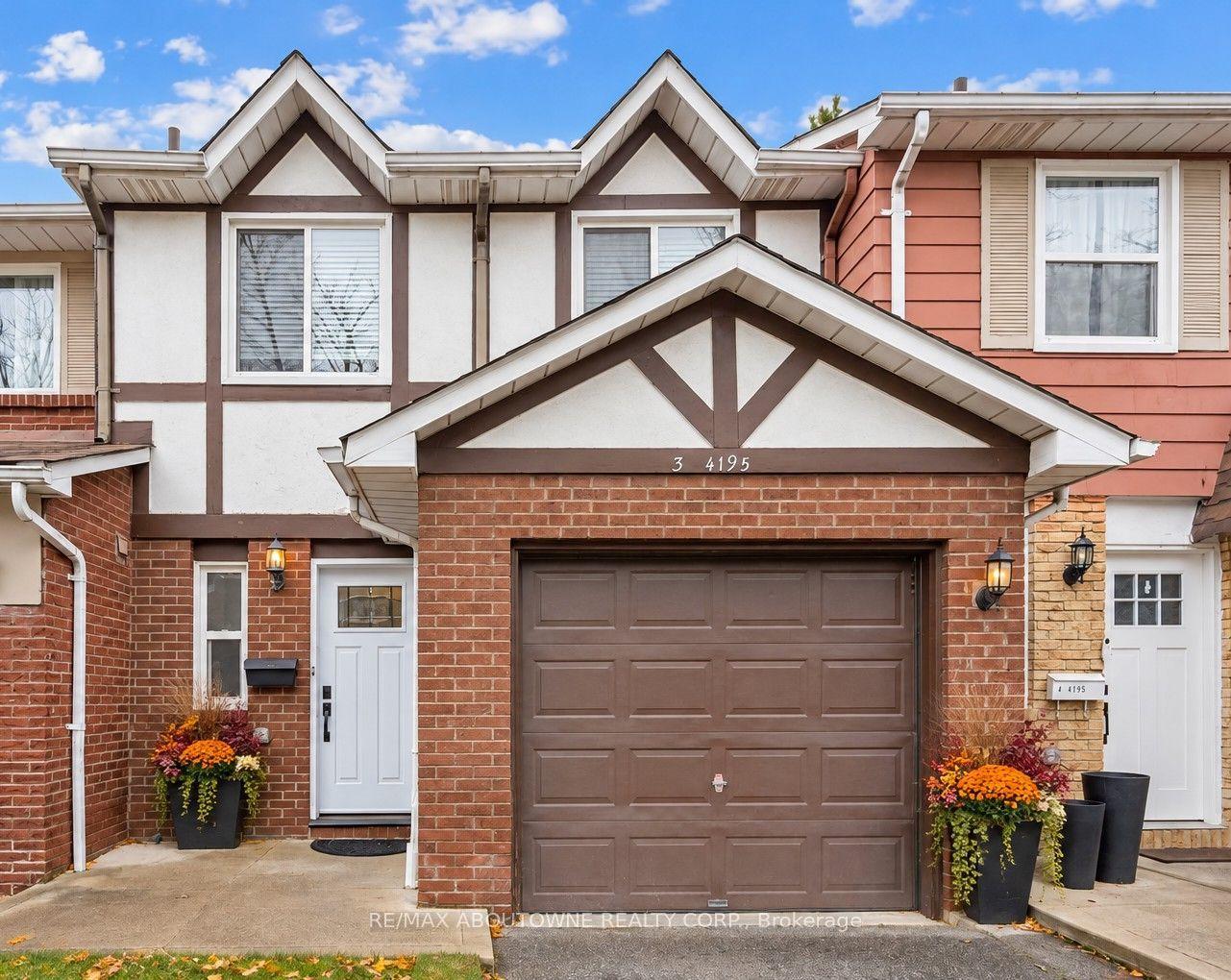 4195 Longmoor Drive 3 #3, Burlington — Condo Town for sale, photo 1