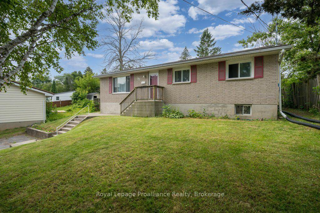 92 Wallbridge Crescent, Belleville — Detached for sale, photo 1